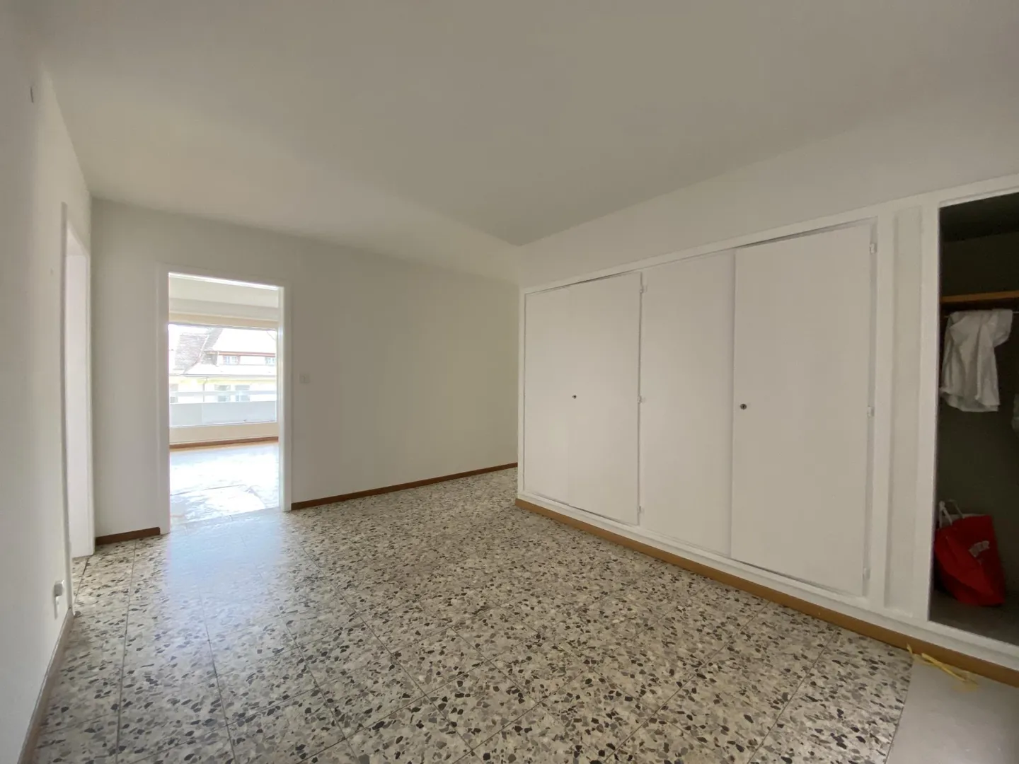 Spacious Family Apartment for Rent - Photo 2 of 8