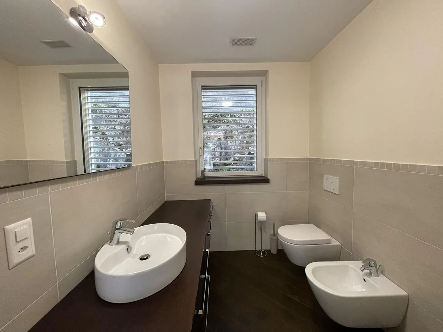 MODERNE UND GERÄUMIGE 4.5 VILLA ZU VERMIETEN IN ARZO - Foto 5 von 13