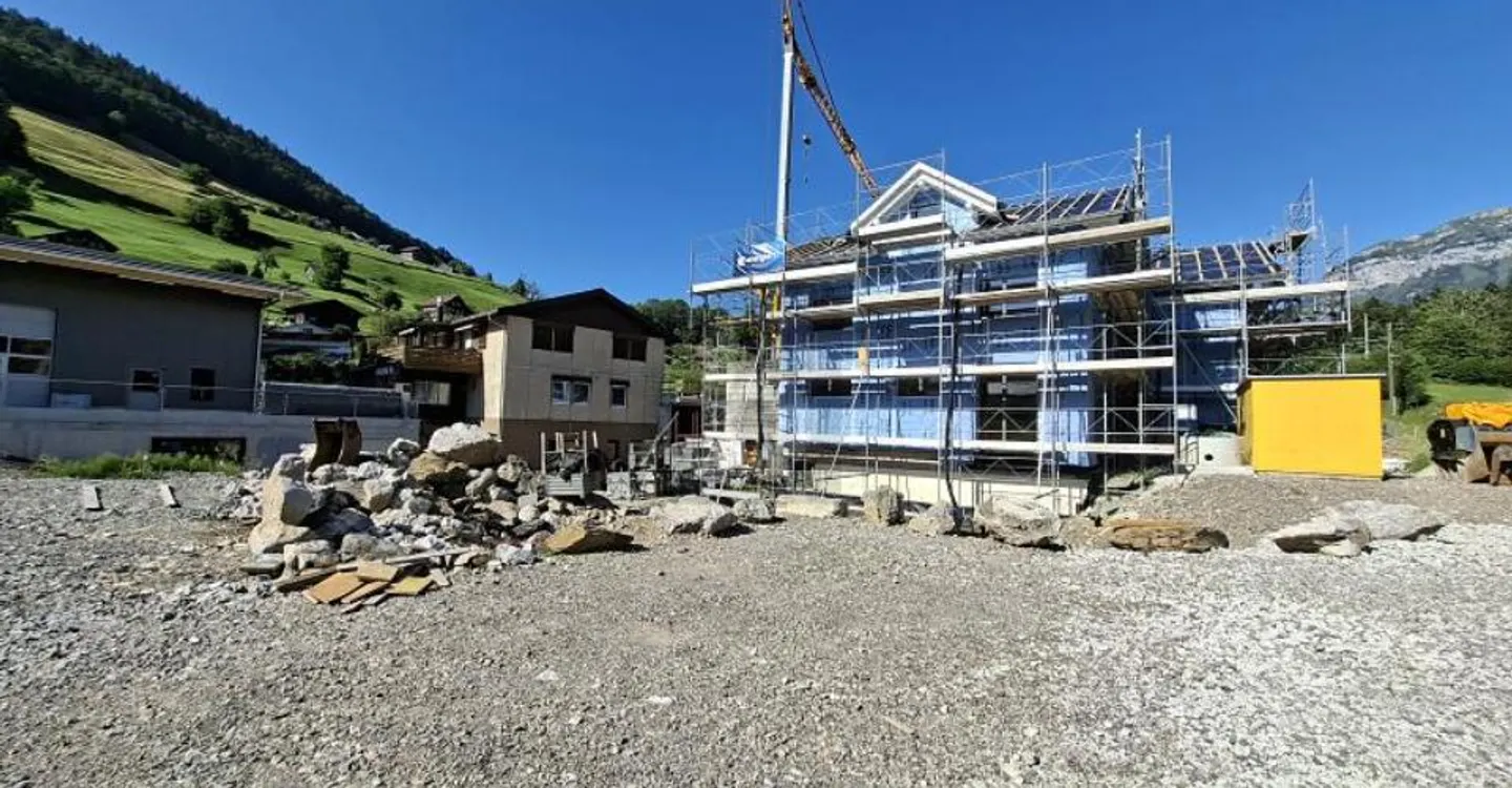 YOUR DREAM SINGLE-FAMILY HOME IN THE GREEN - Photo 3 of 4