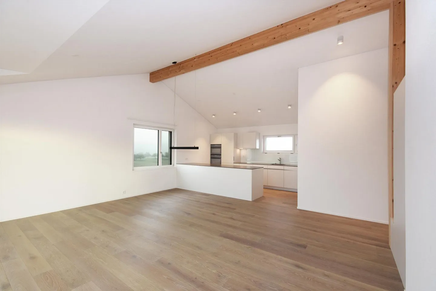 Moderno appartamento attico di 3,5 stanze - Foto 3 di 9