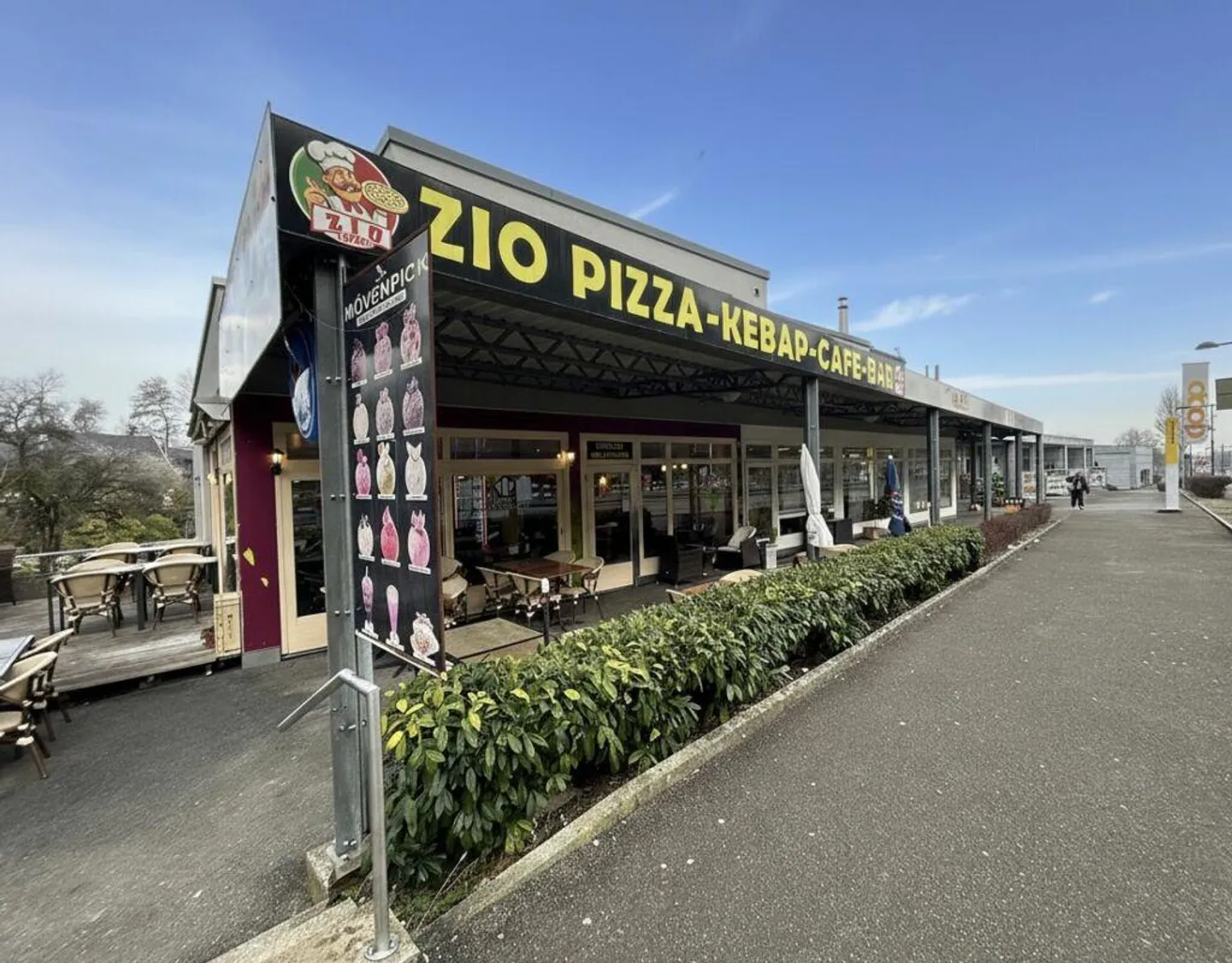 Attractive investment with established restaurant in high-traffic area - Photo 1 of 3