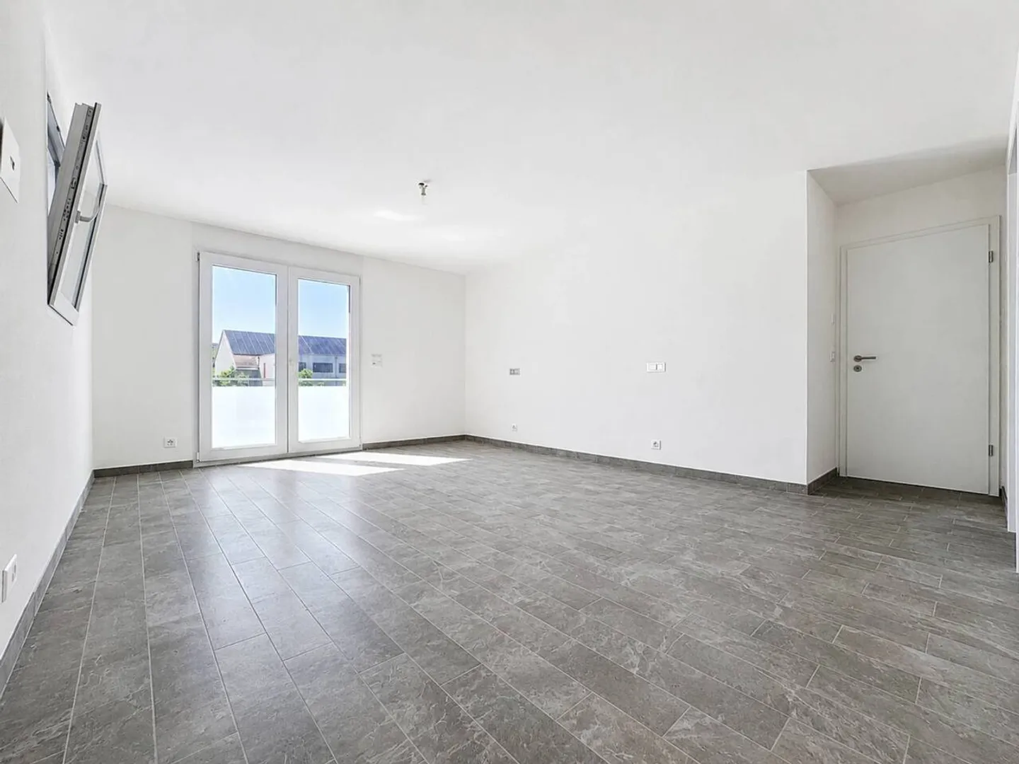 4.5-room villa with terrace and garden - Photo 7 of 13