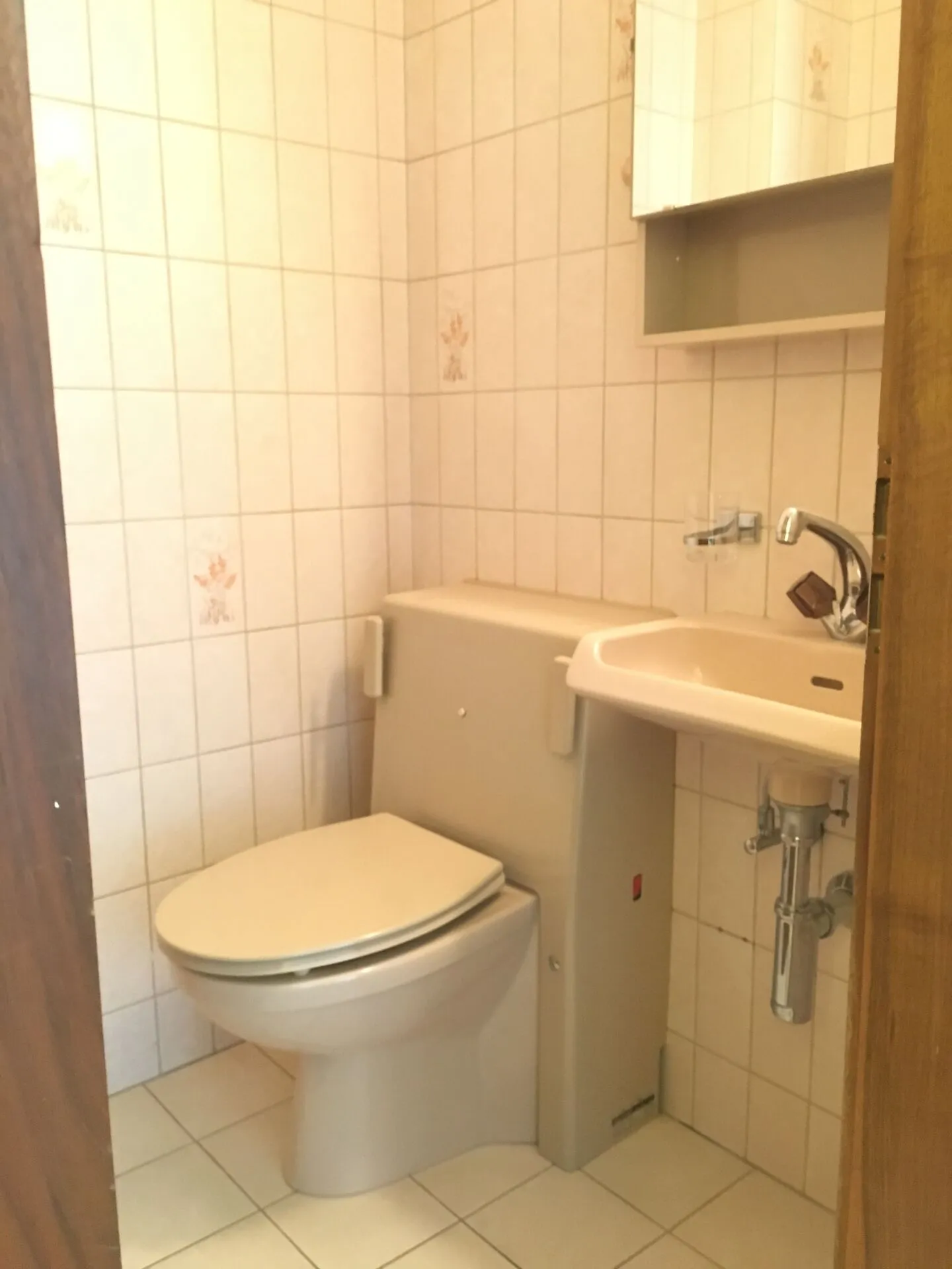 Cozy 3.5-room attic apartment near city center - Photo 2 of 10