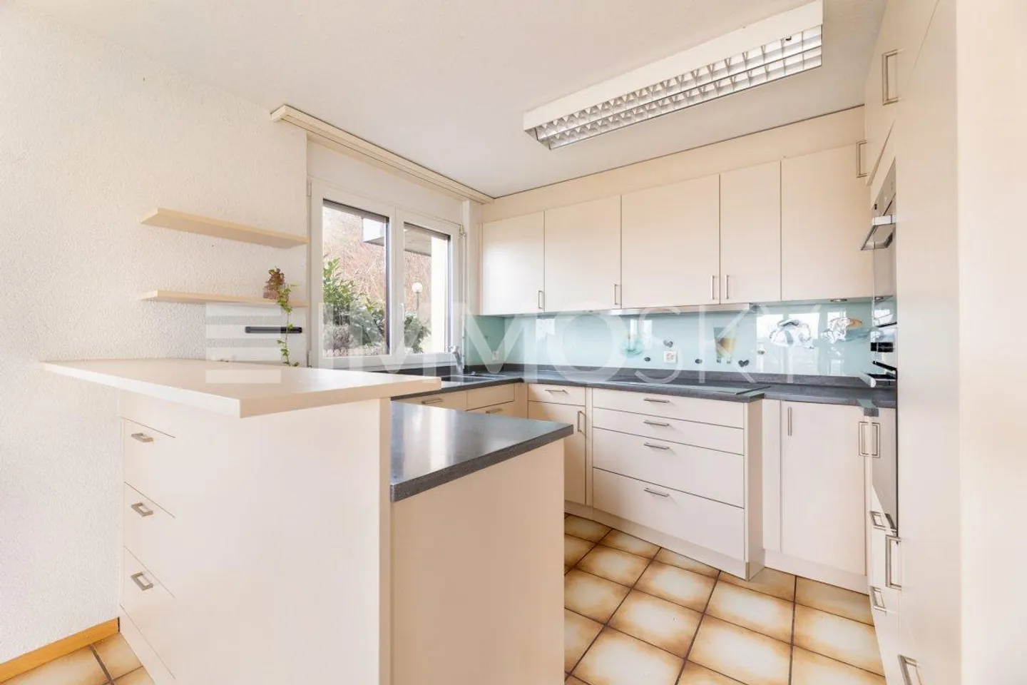 Felicità familiare con giardino e vista soleggiata - Foto 2 di 5