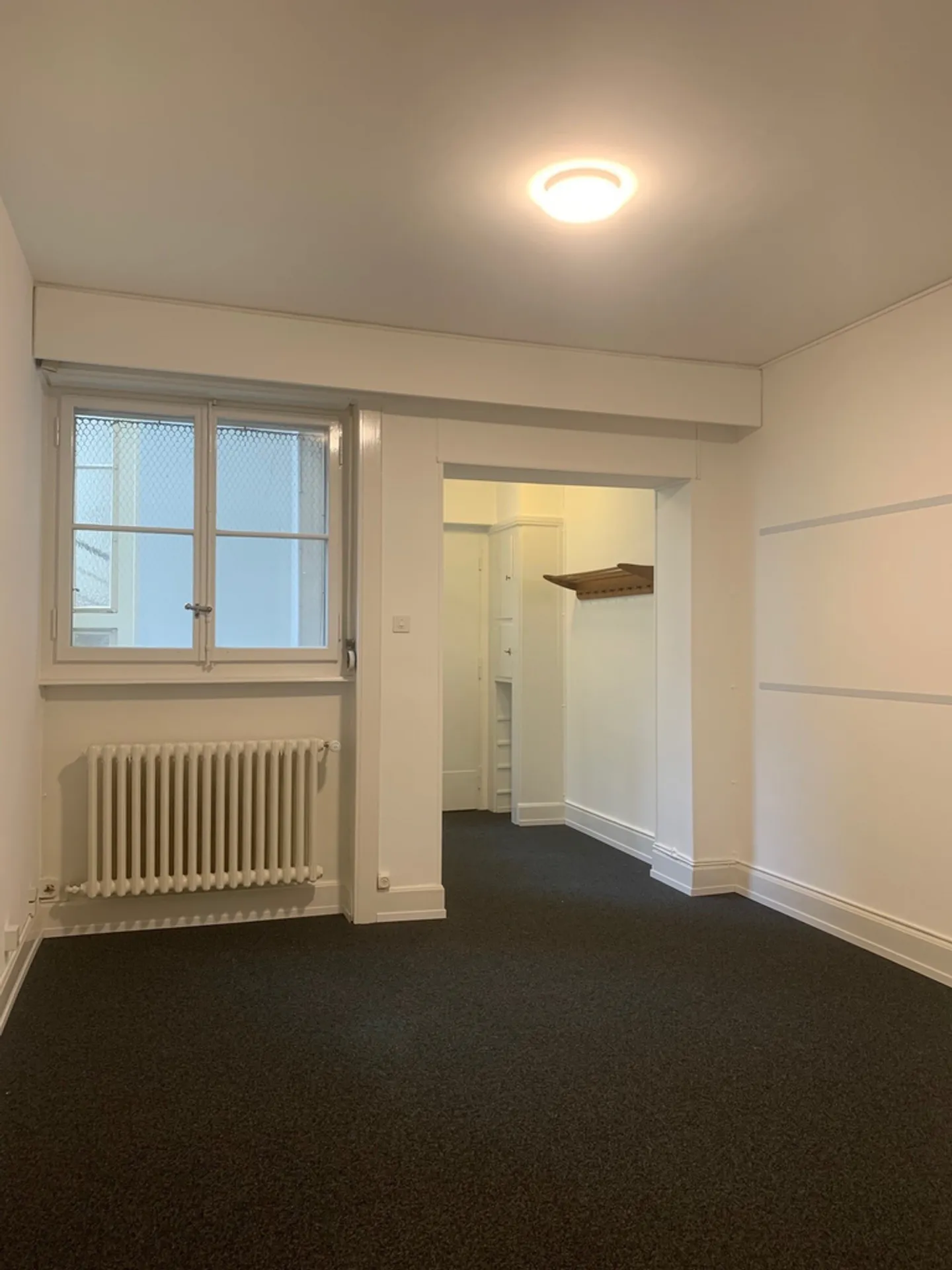 2-room apartment - Photo 1 of 10