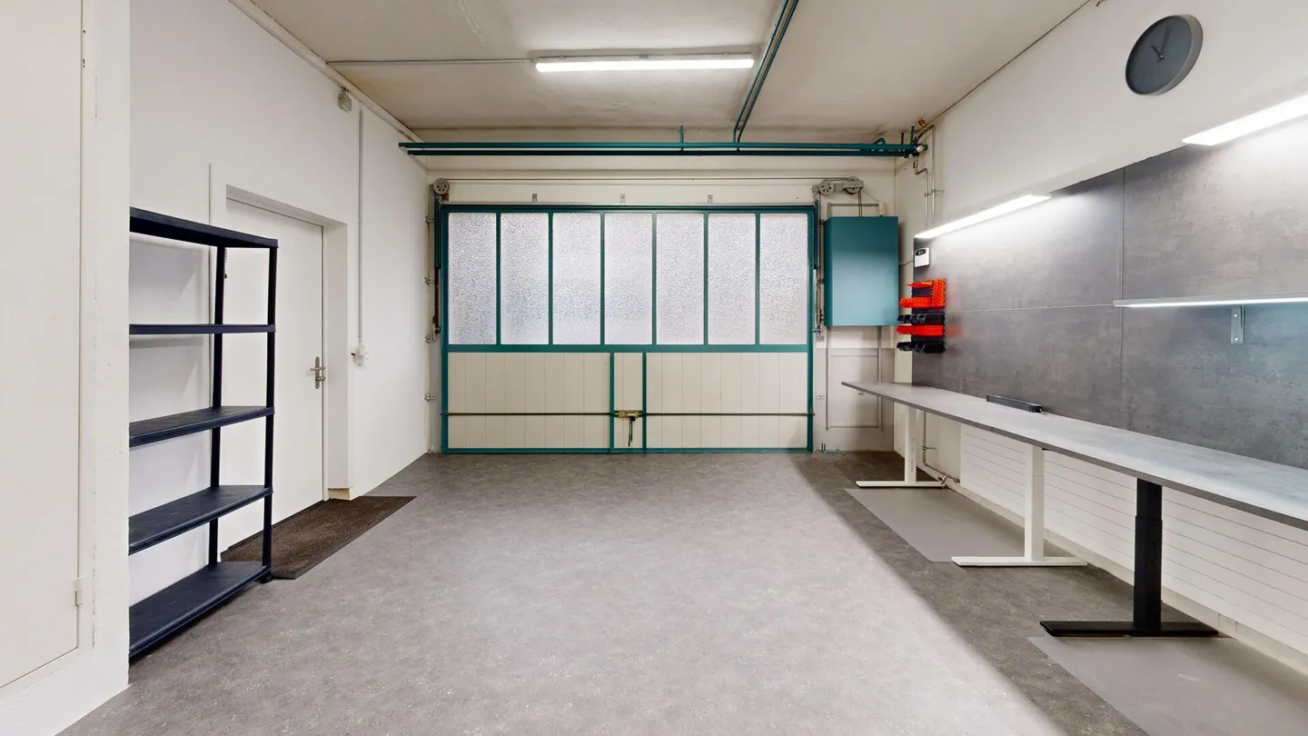 Workshop for rent - Photo 3 of 5