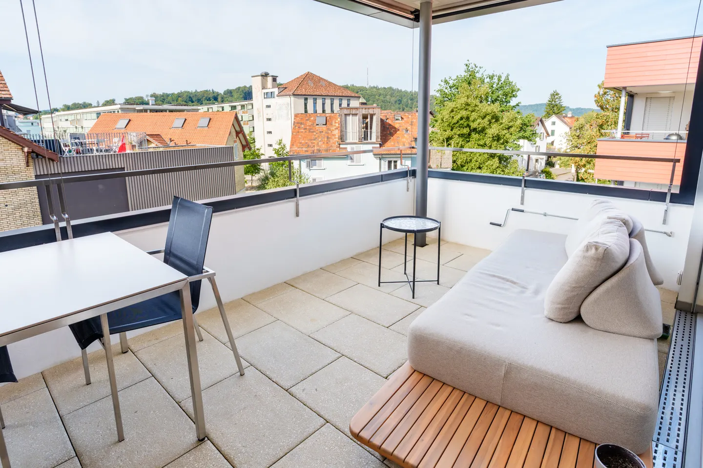 APPARTEMENT 2½ PIÈCES À WINTERTHUR - VELTHEIM, MEUBLÉ, TEMPORAIRE - Photo 3 sur 5