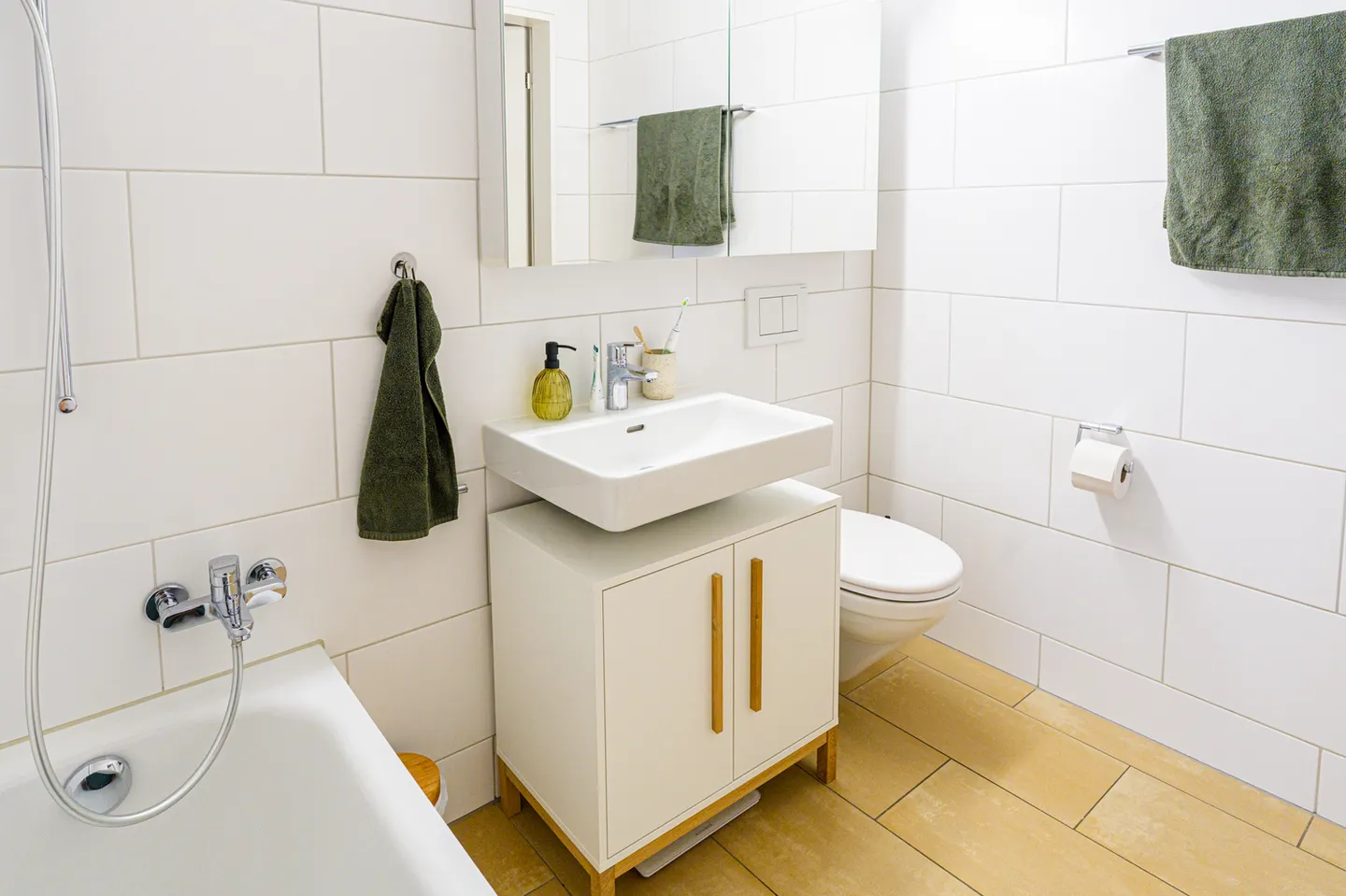 APPARTEMENT 2½ PIÈCES À WINTERTHUR - VELTHEIM, MEUBLÉ, TEMPORAIRE - Photo 5 sur 5