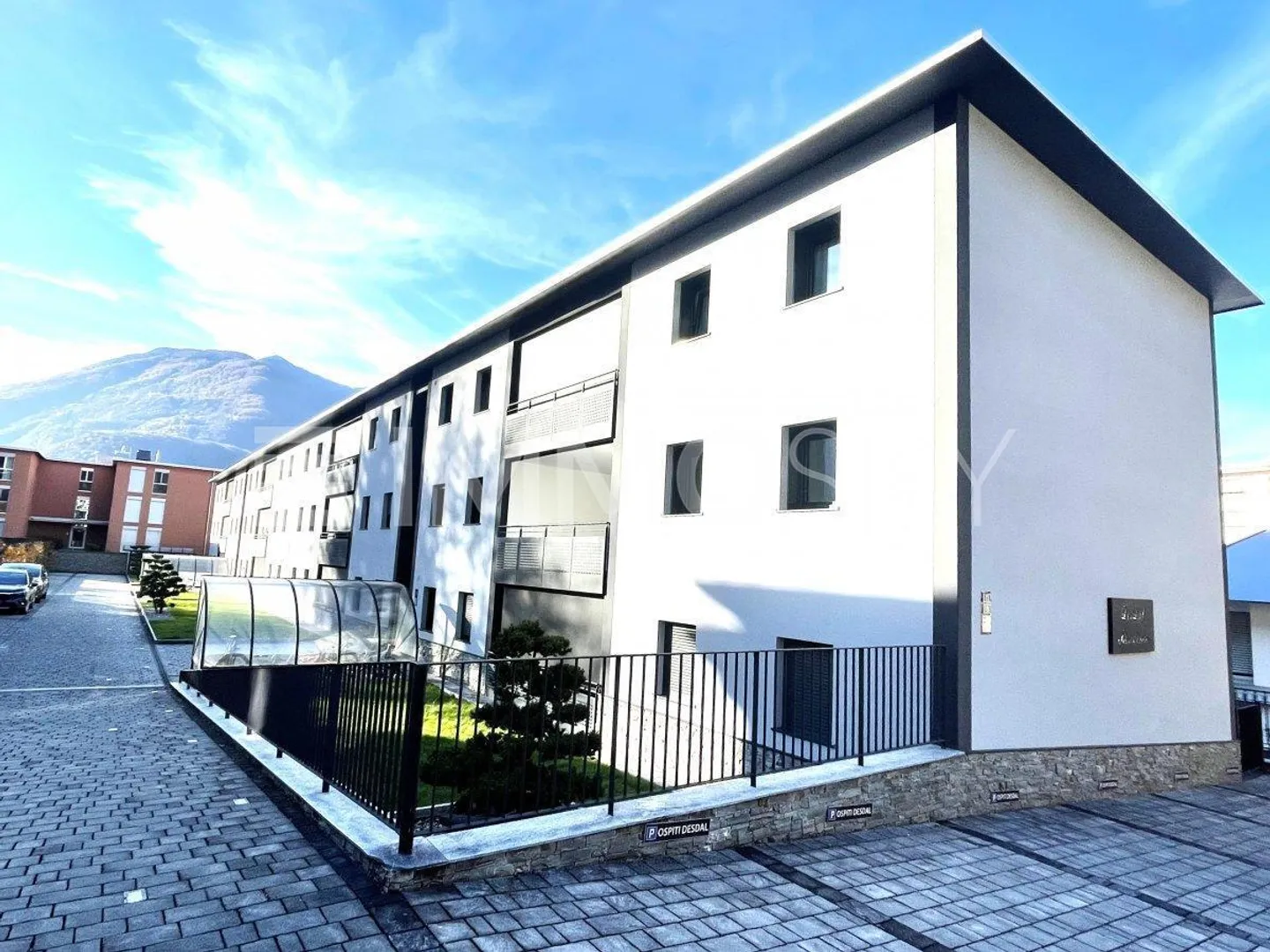 Moderne bâtiment à revenu, finitions de haute qualité, modernité et élégance - Photo 5 sur 5