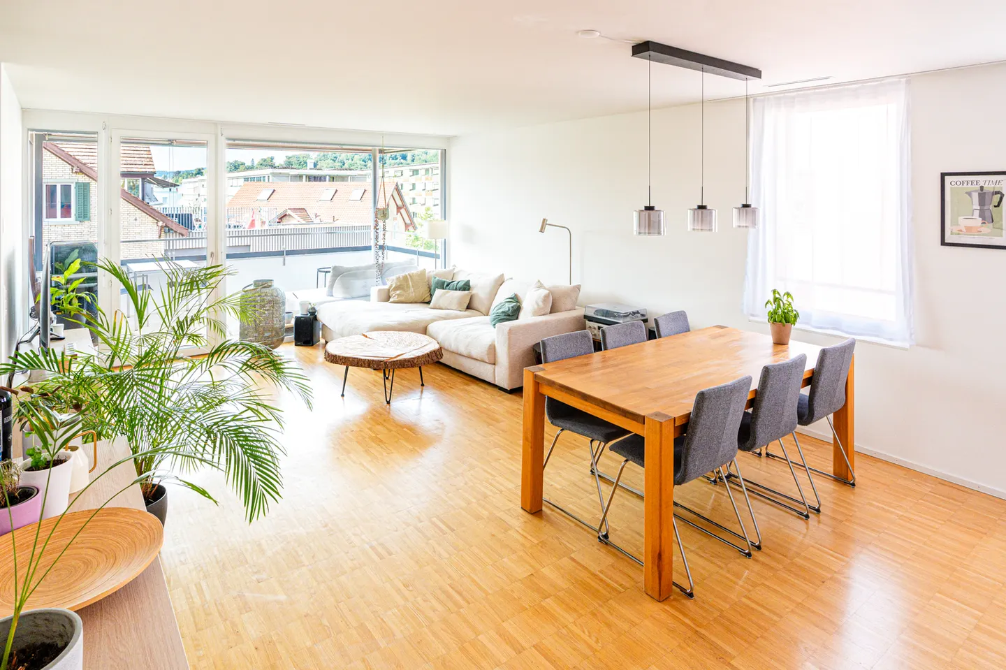 APPARTEMENT 2½ PIÈCES À WINTERTHUR - VELTHEIM, MEUBLÉ, TEMPORAIRE - Photo 1 sur 5