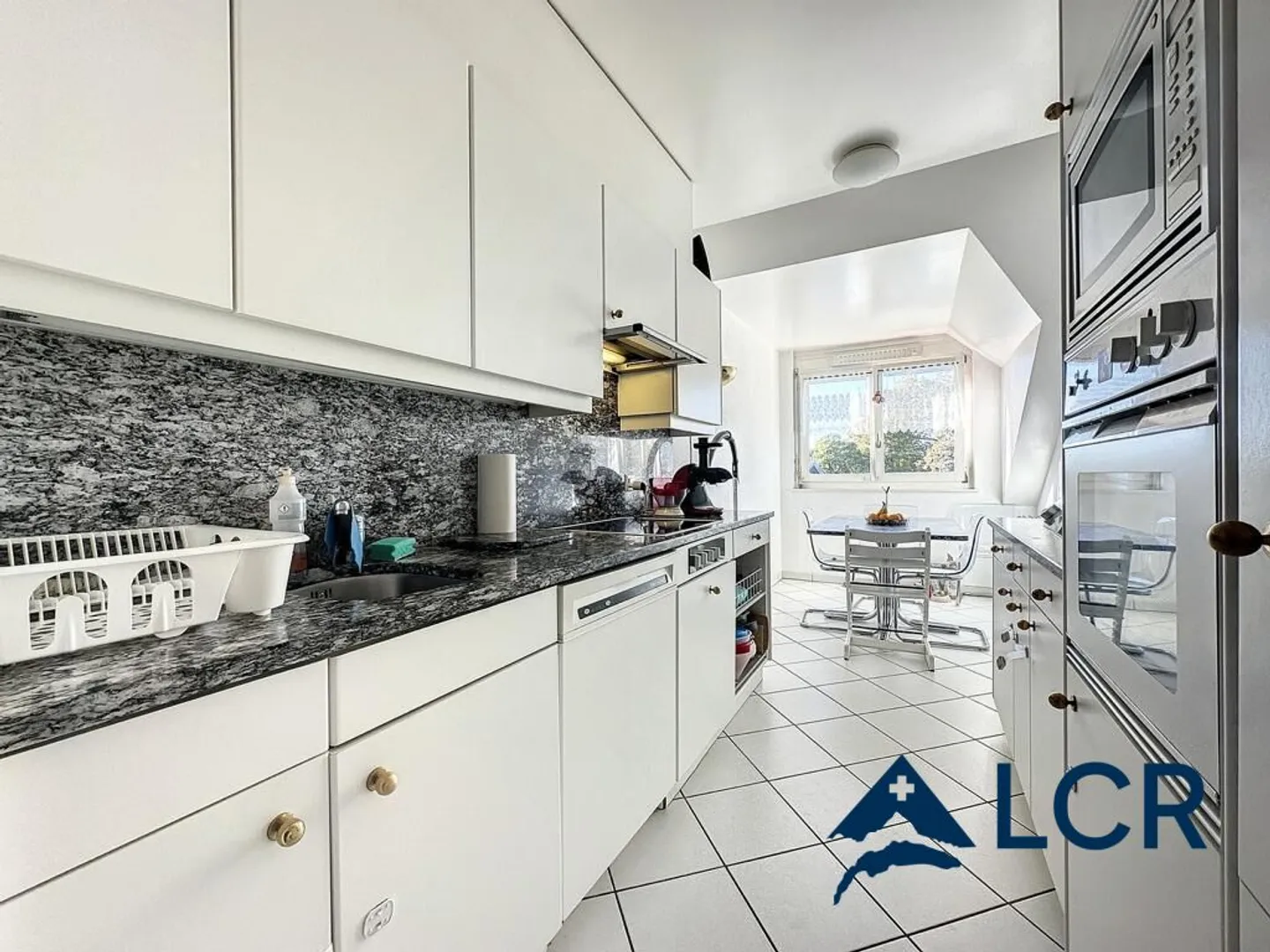 Beautiful furnished penthouse 4p / 2 bedrooms / Balcony - Photo 3 of 7