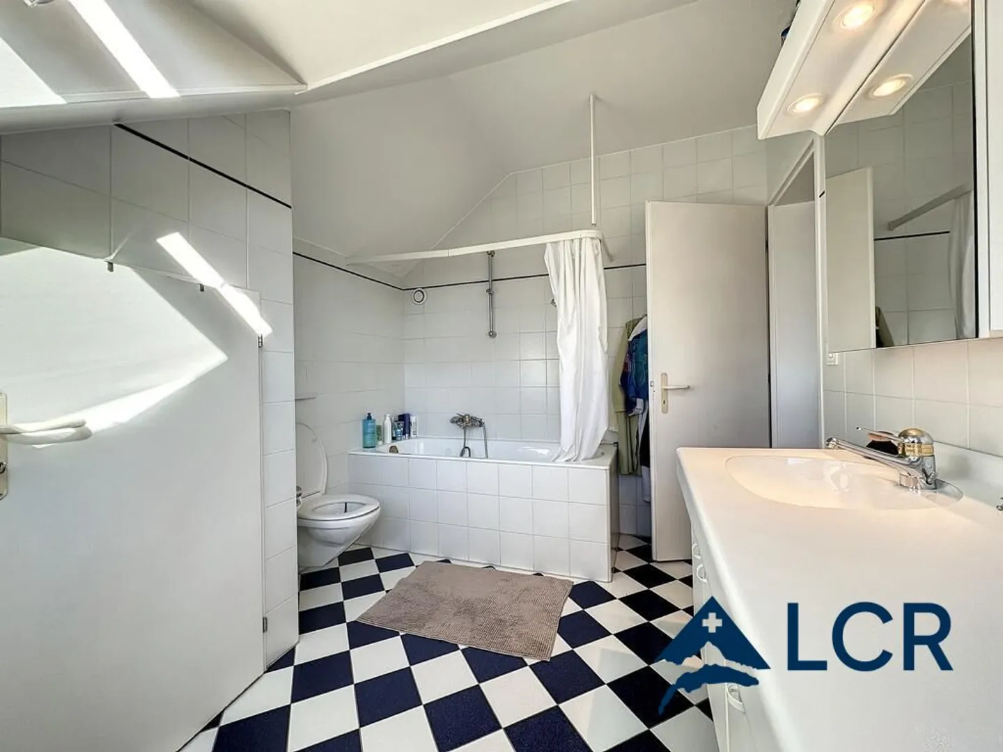 Beautiful furnished penthouse 4p / 2 bedrooms / Balcony - Photo 6 of 7