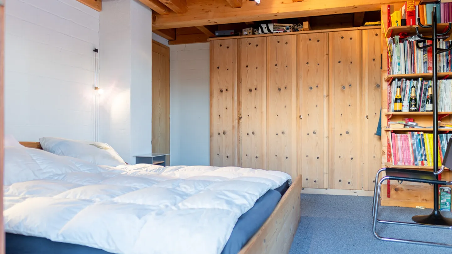 Casa bifamiliare in posizione tranquilla a Eischoll con una vista magnifica - Foto 7 di 8