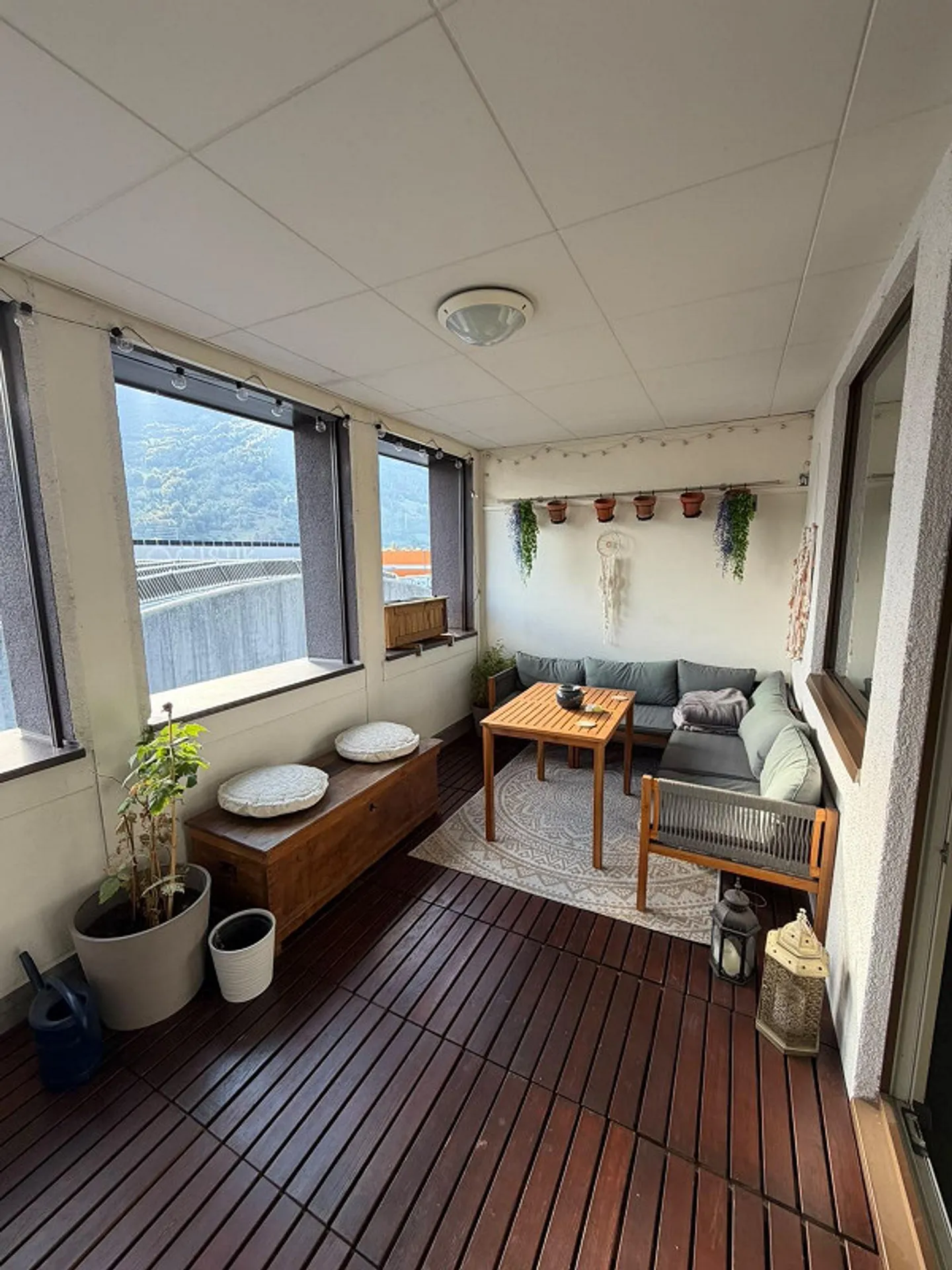 Ampio appartamento di 4,5 stanze con loggia - Foto 3 di 11