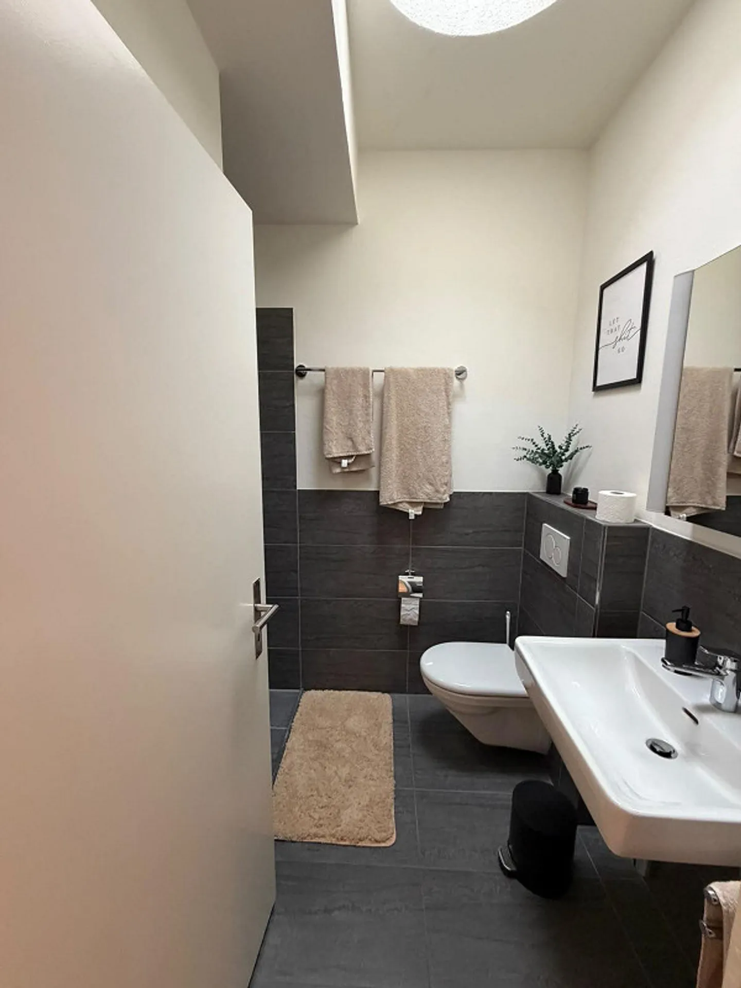 Ampio appartamento di 4,5 stanze con loggia - Foto 5 di 11