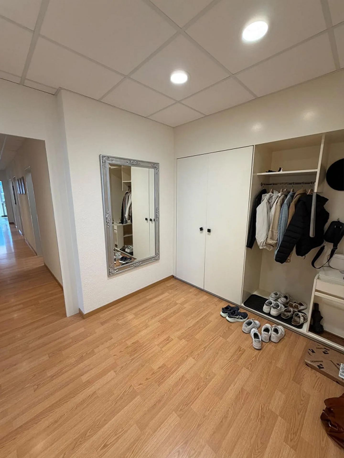 Ampio appartamento di 4,5 stanze con loggia - Foto 7 di 11