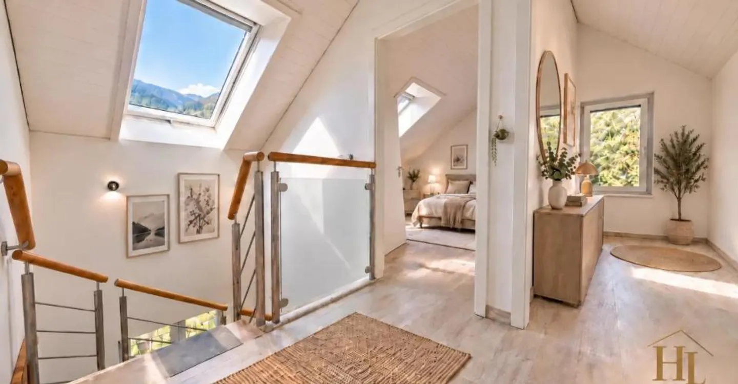 Magnifique duplex de 5,5 pièces avec vue exceptionnelle sur la vieille - Foto 5 di 8