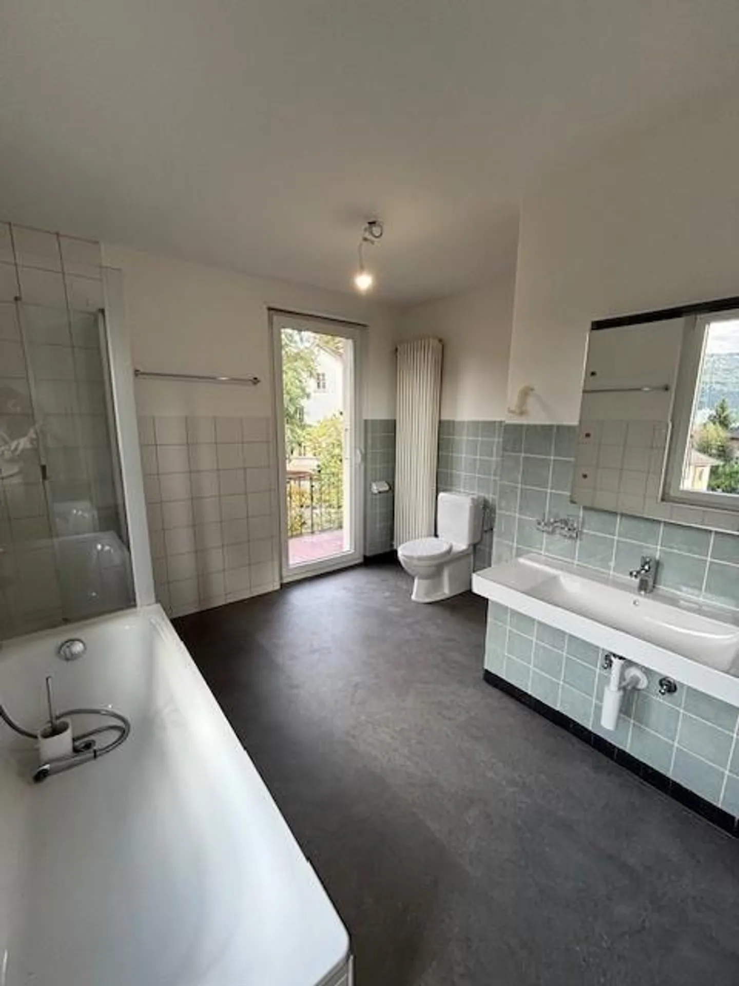 Beautiful garden apartment including garage - Photo 7 of 18