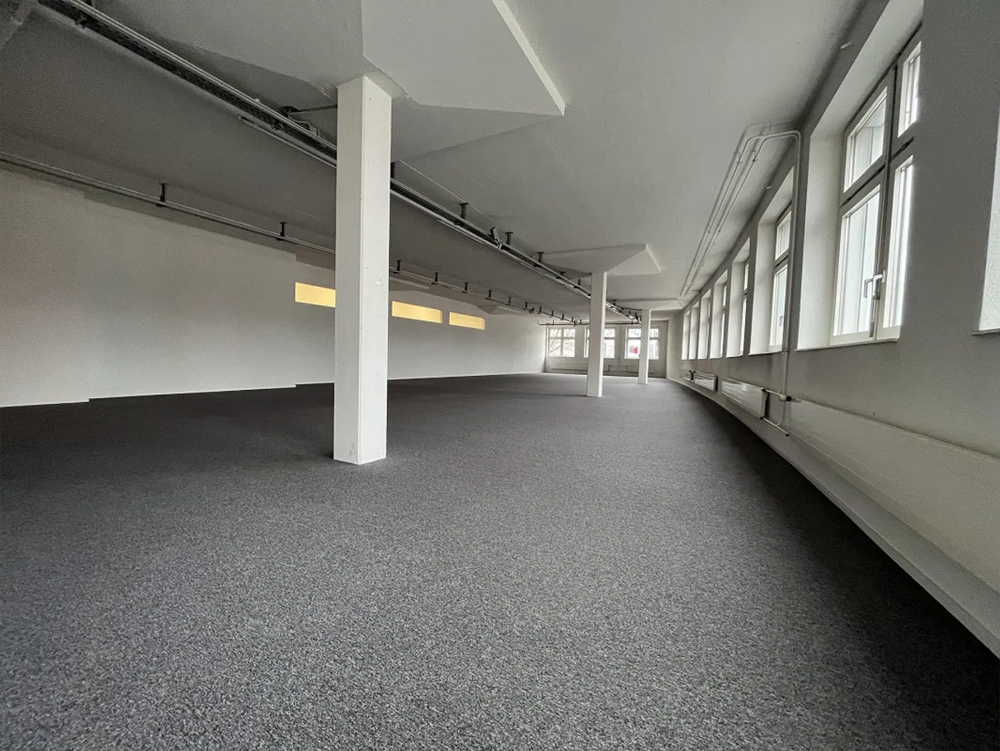 Office space for rent in a central location in Dierikon - Photo 4 of 11