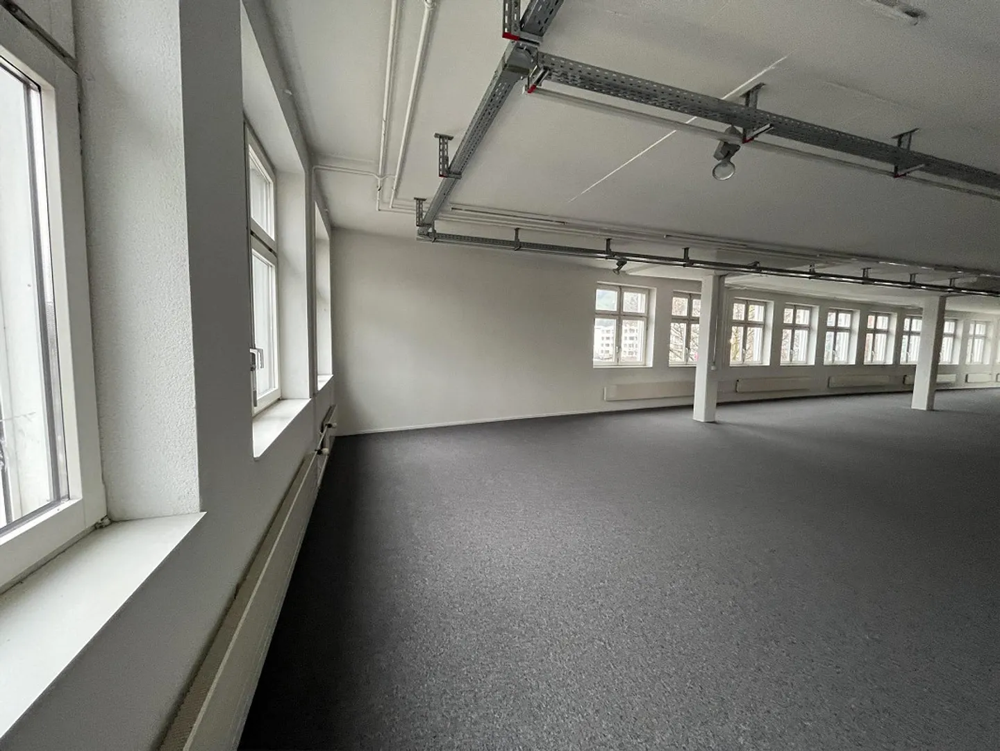 Office space for rent in a central location in Dierikon - Photo 7 of 11