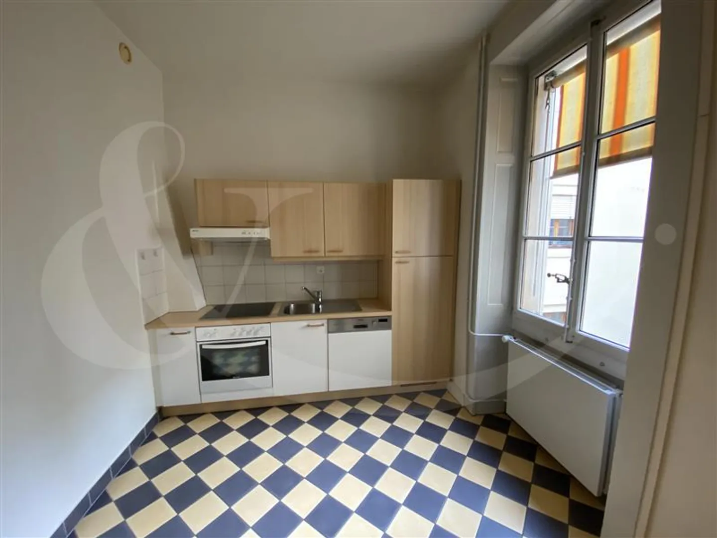 Rue Bovy-Lysberg 9 - Hesse 12, appartement de 4 pièces - Photo 3 sur 4