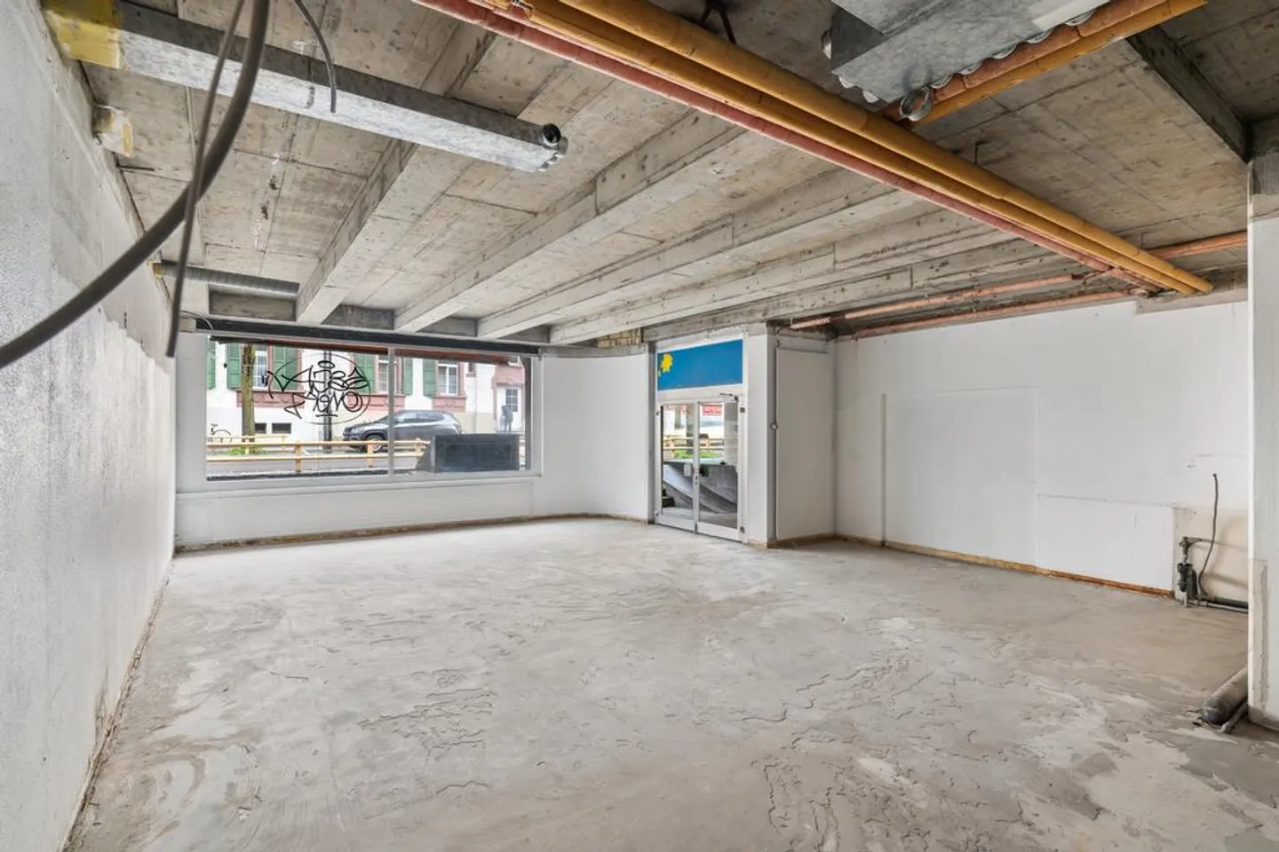 In ottima posizione: spazio commerciale/ufficio di 145,5 m2 pronto per essere occupato - Foto 3 di 11