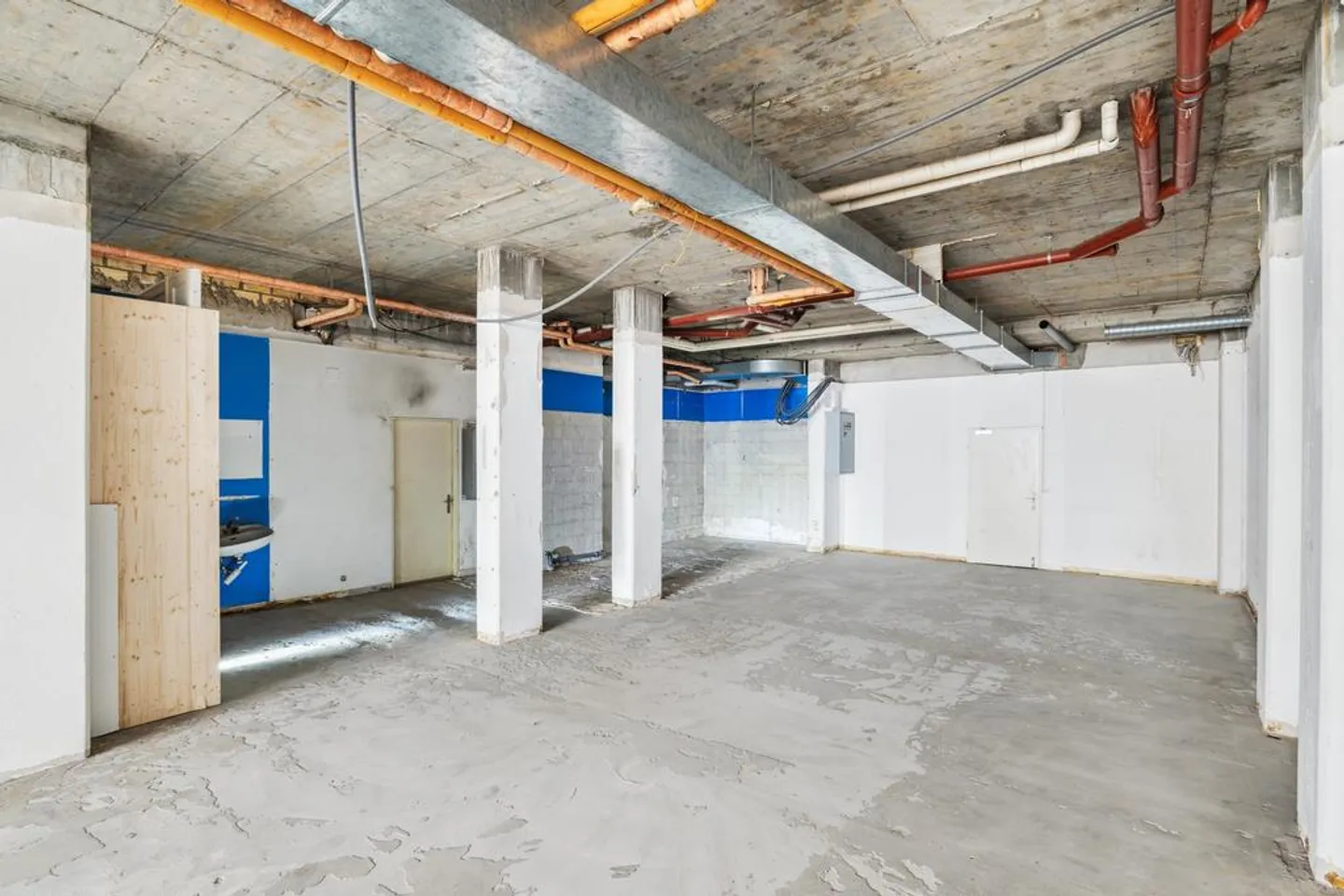 In ottima posizione: spazio commerciale/ufficio di 145,5 m2 pronto per essere occupato - Foto 4 di 11