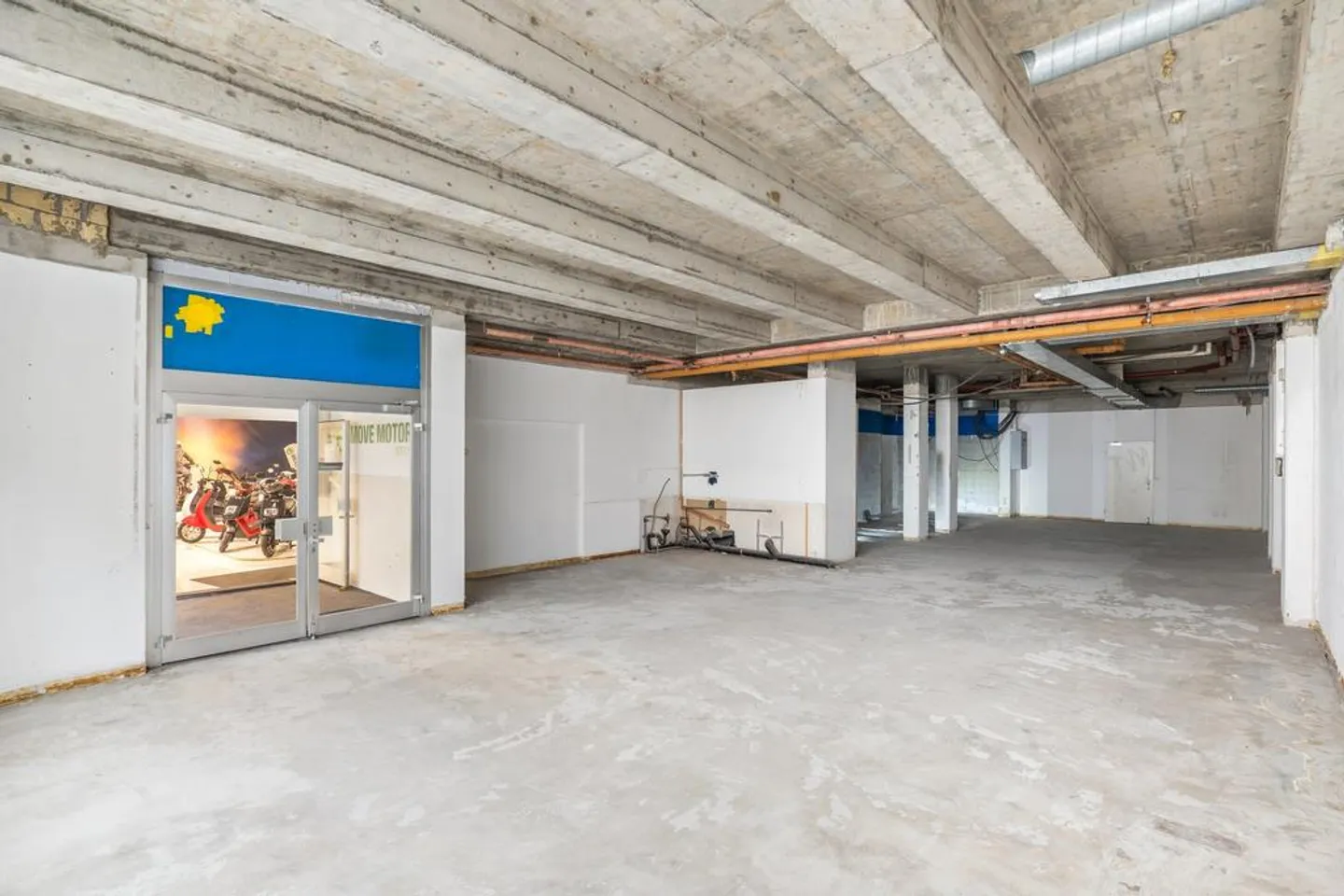 In ottima posizione: spazio commerciale/ufficio di 145,5 m2 pronto per essere occupato - Foto 2 di 11