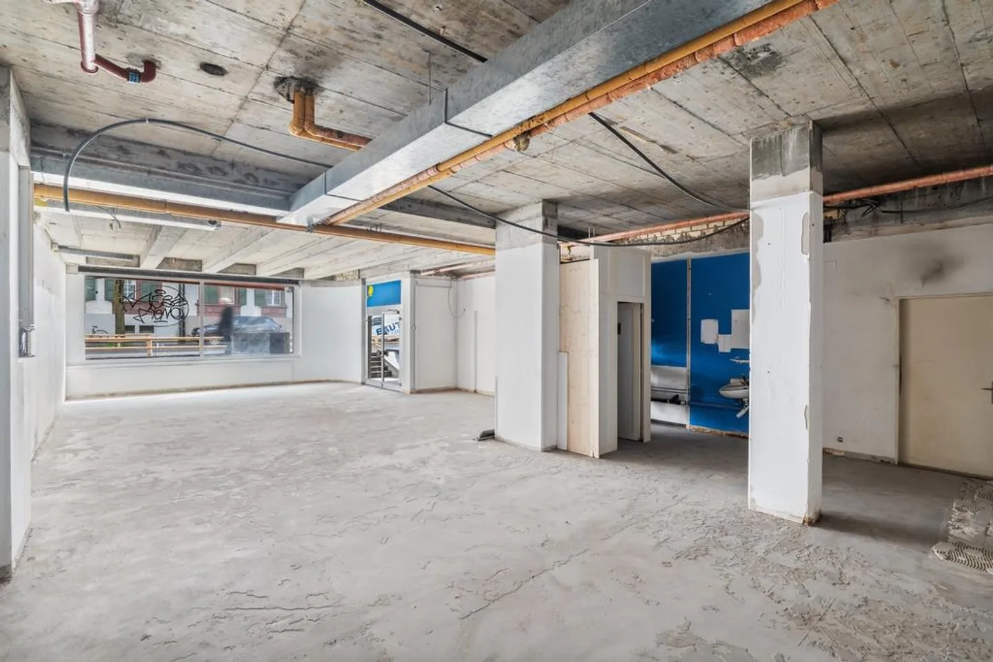 In ottima posizione: spazio commerciale/ufficio di 145,5 m2 pronto per essere occupato - Foto 7 di 11