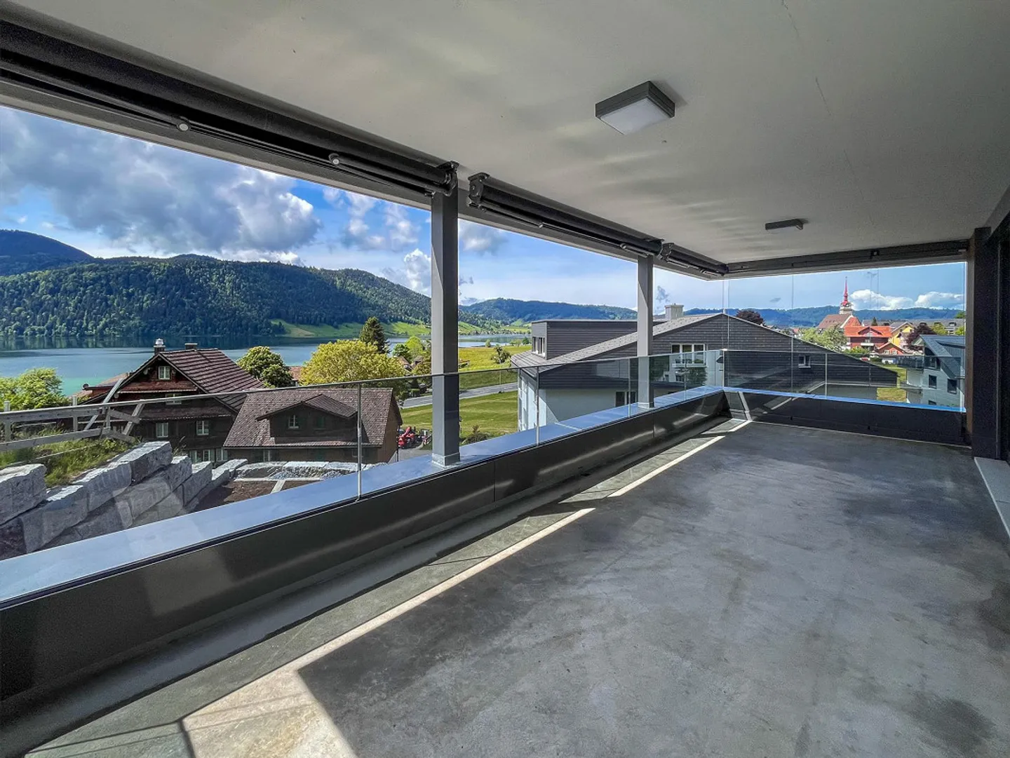Neue 4½-Zimmer-Wohnung mit Seesicht - Foto 1 von 9