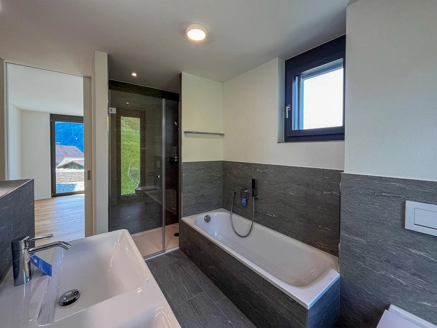 Neue 4½-Zimmer-Wohnung mit Seesicht - Foto 7 von 9