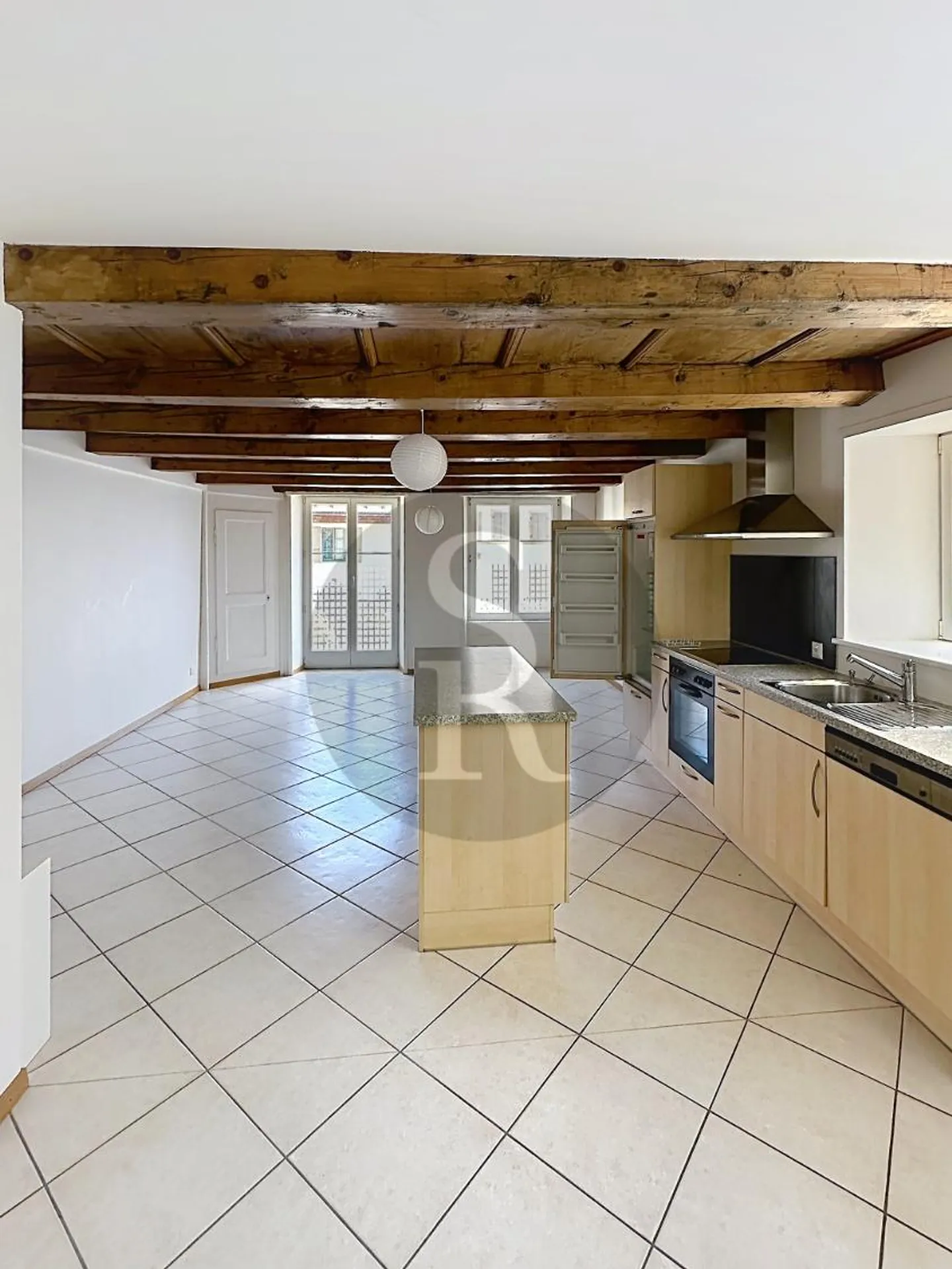 6-room apartment - Photo 1 of 11