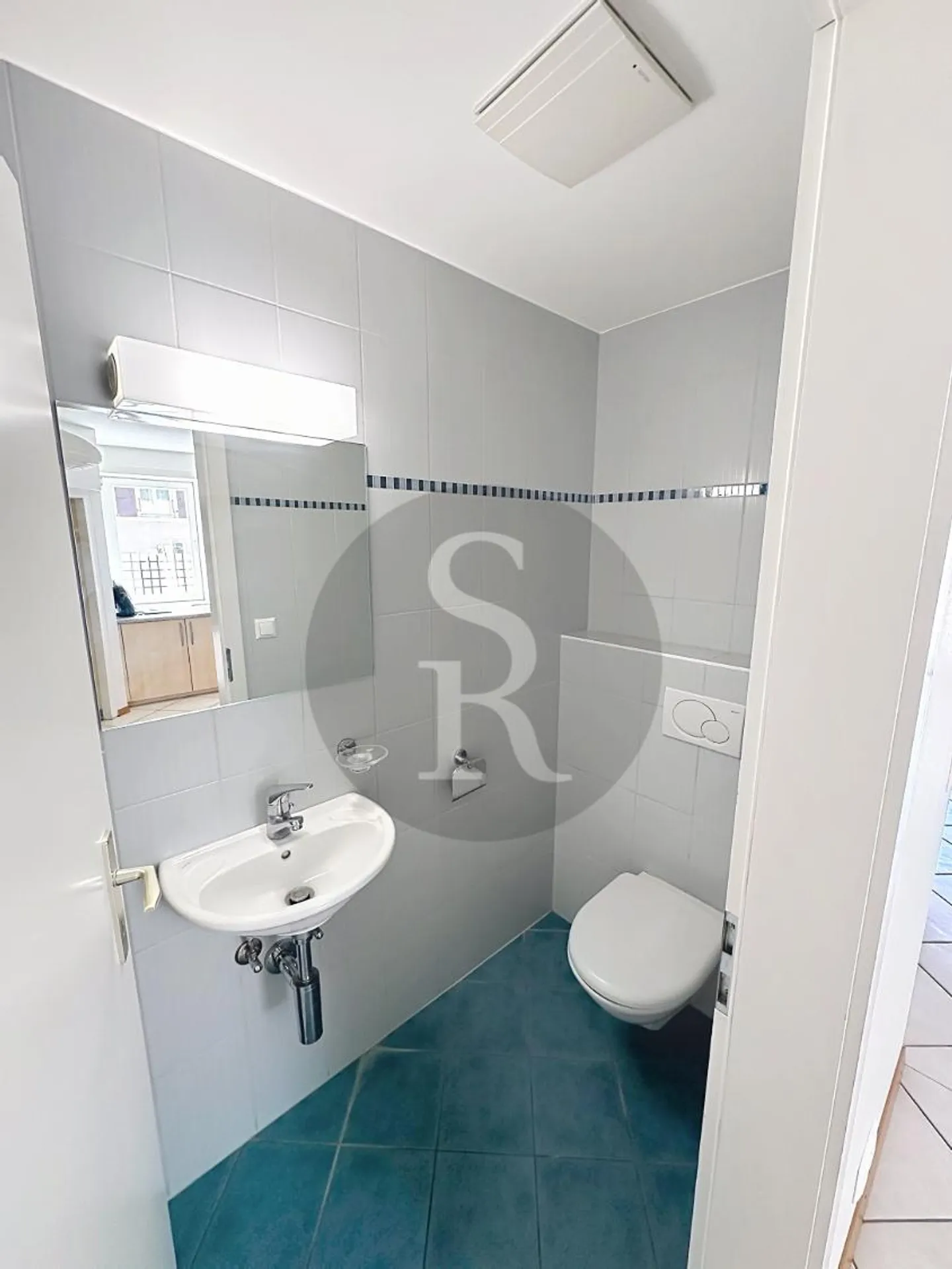 6-room apartment - Photo 2 of 11