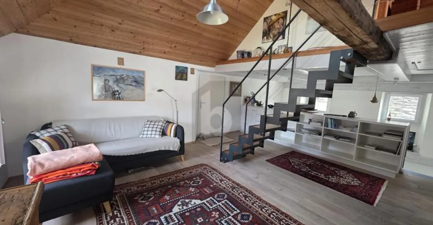Welcoming and Spacious with Garden - Photo 3 of 6