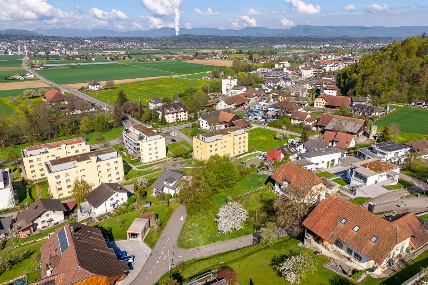 Terreno edificabile in posizione soleggiata con un potenziale di sviluppo versatile - Foto 5 di 5