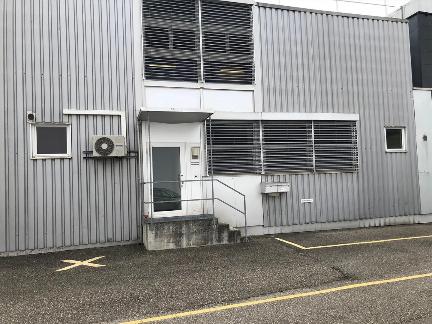 Gewerberaum mit Büro - Foto 11 von 12