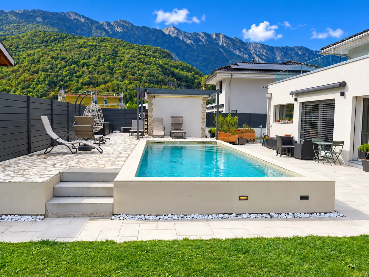 Versatile Villas with Pool - Photo 5 of 20