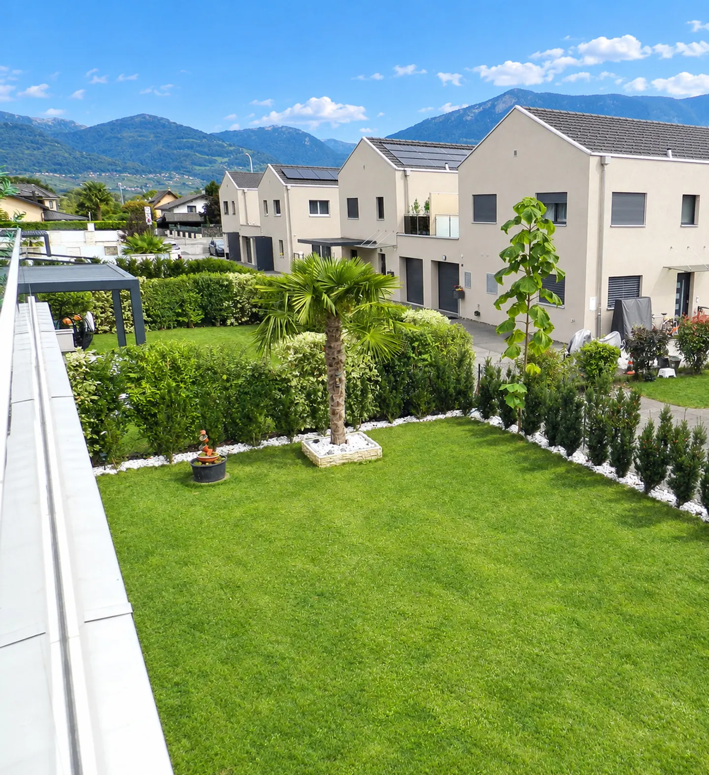 Versatile Villas with Pool - Photo 2 of 20