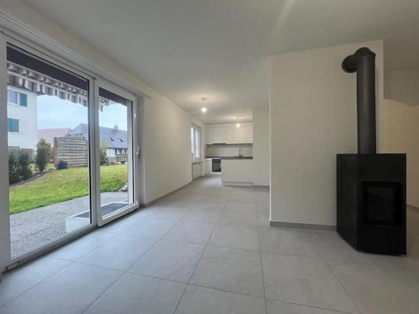 For rent in Büetigen: renovated 4.5-room apartment with garden - Photo 1 of 9