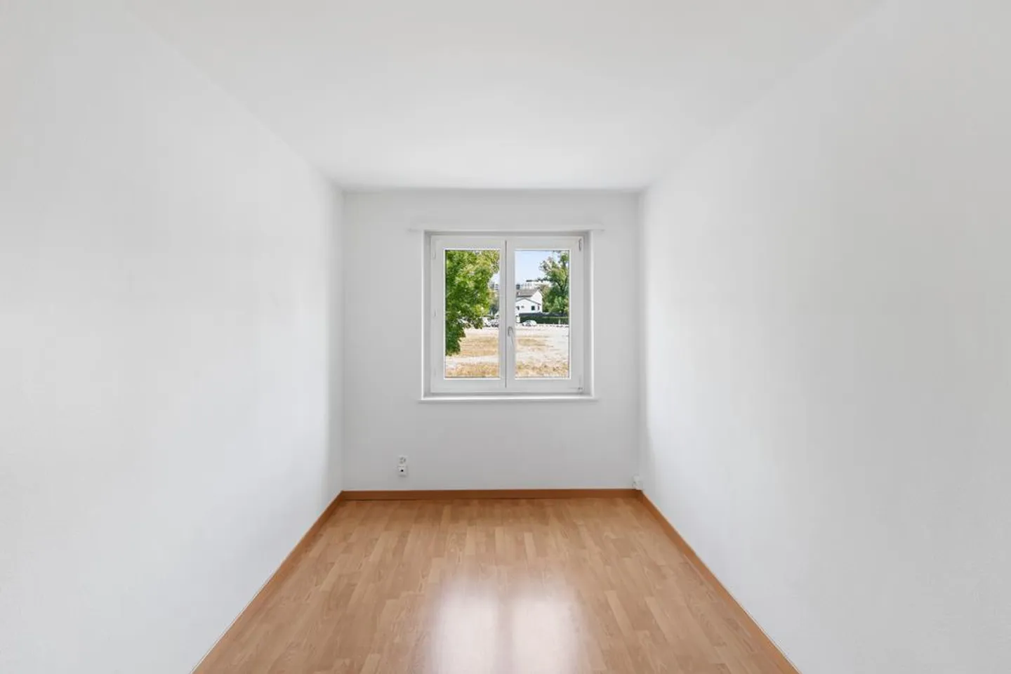 Beautiful and bright 3-room apartment for rent in Uster - Photo 3 of 8