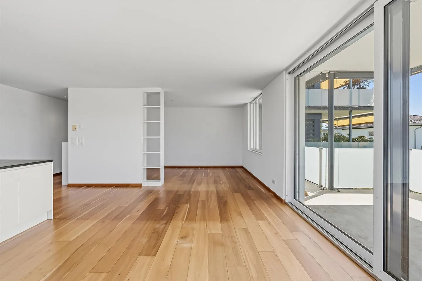 Ampio e ben curato appartamento di 2,5 stanze con balcone di 31 m² e alto - Foto 6 di 17