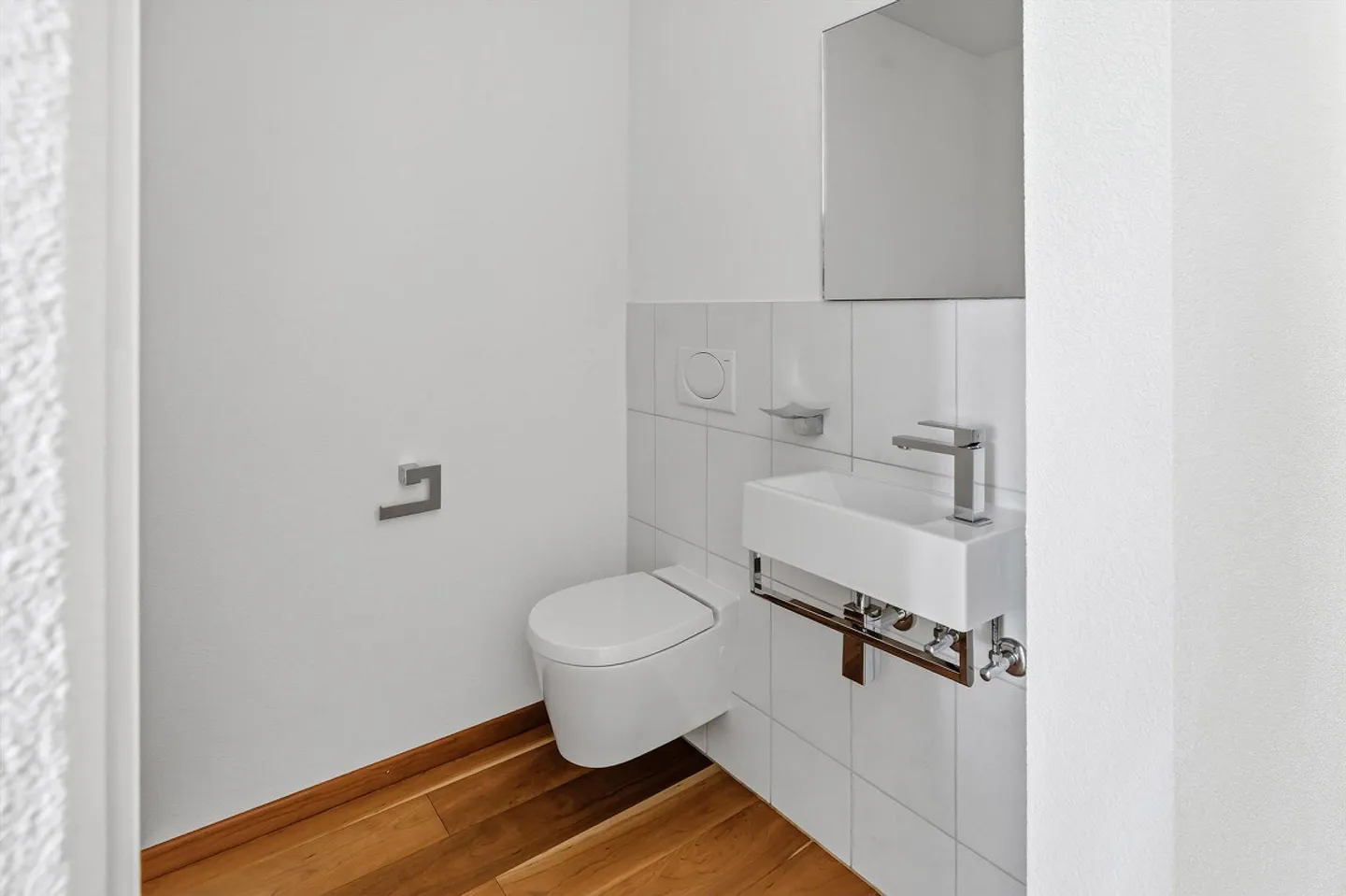 Ampio e ben curato appartamento di 2,5 stanze con balcone di 31 m² e alto - Foto 15 di 17