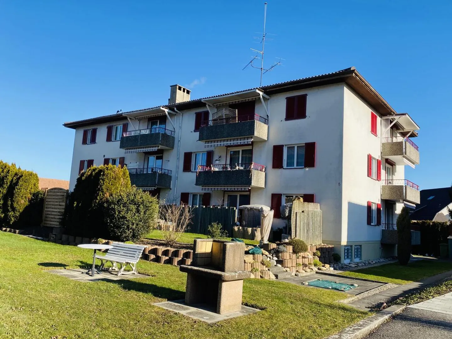 For rent in Büetigen: renovated 4.5-room apartment with garden - Photo 9 of 9