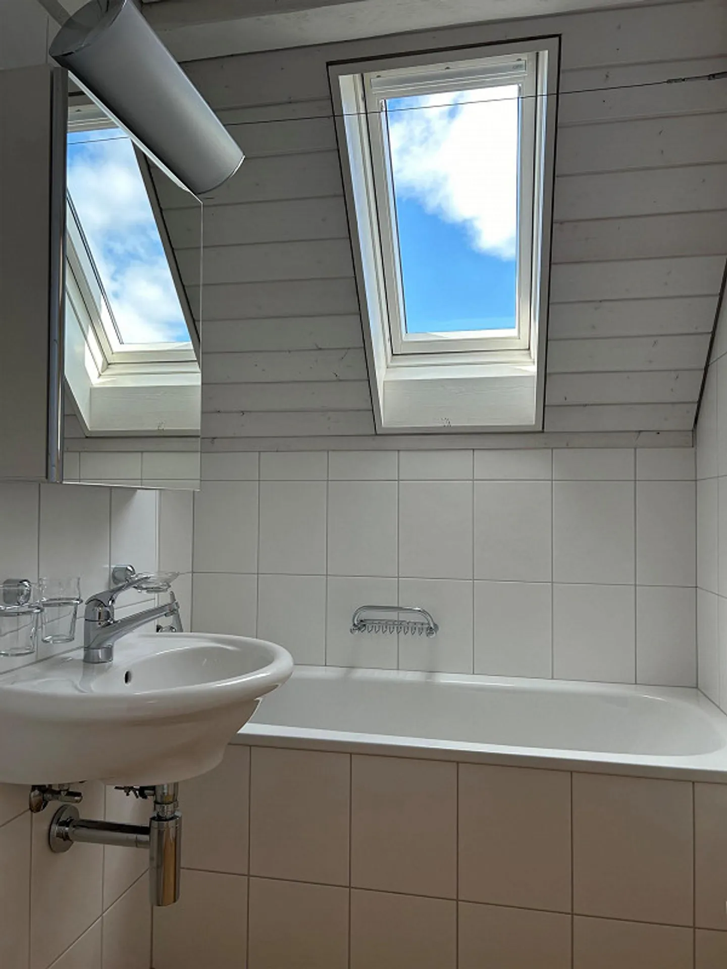 Dream apartment with unobstructed lake view in Küsnacht! - Photo 4 of 9