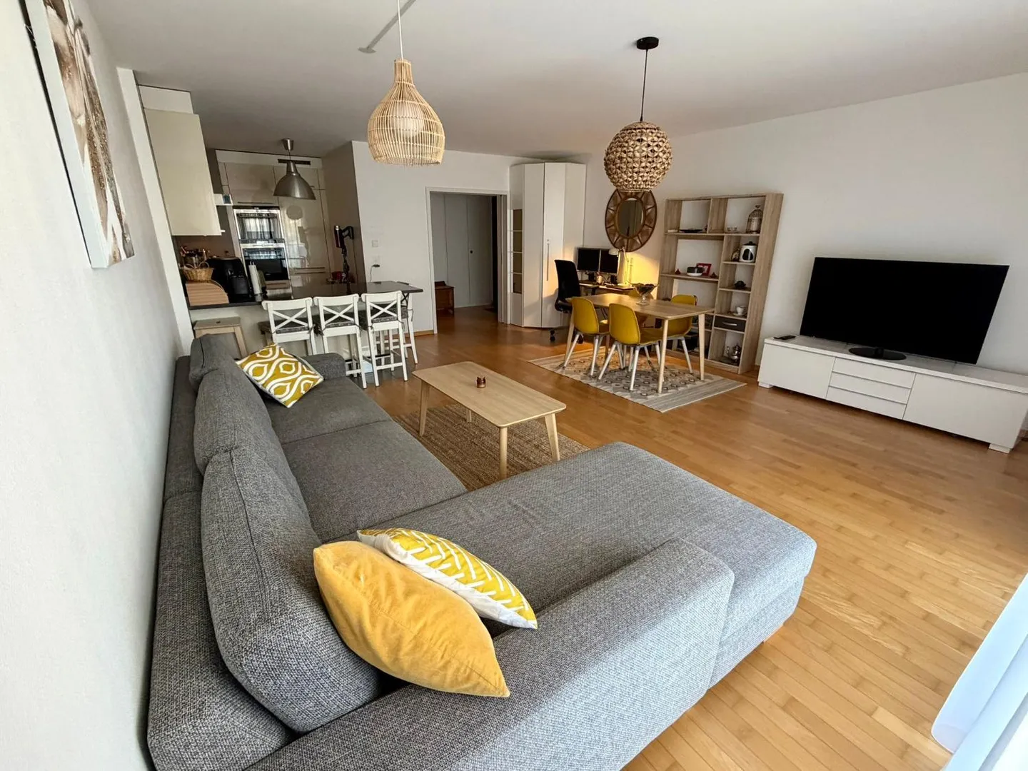 Furnished 5-room apartment - Photo 4 of 16