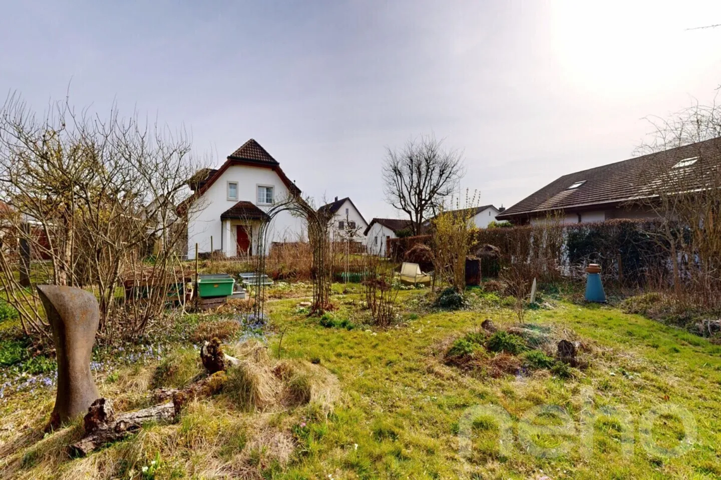 Affascinante casa di 7,5 stanze su grande terreno con molto potenziale - Foto 11 di 12