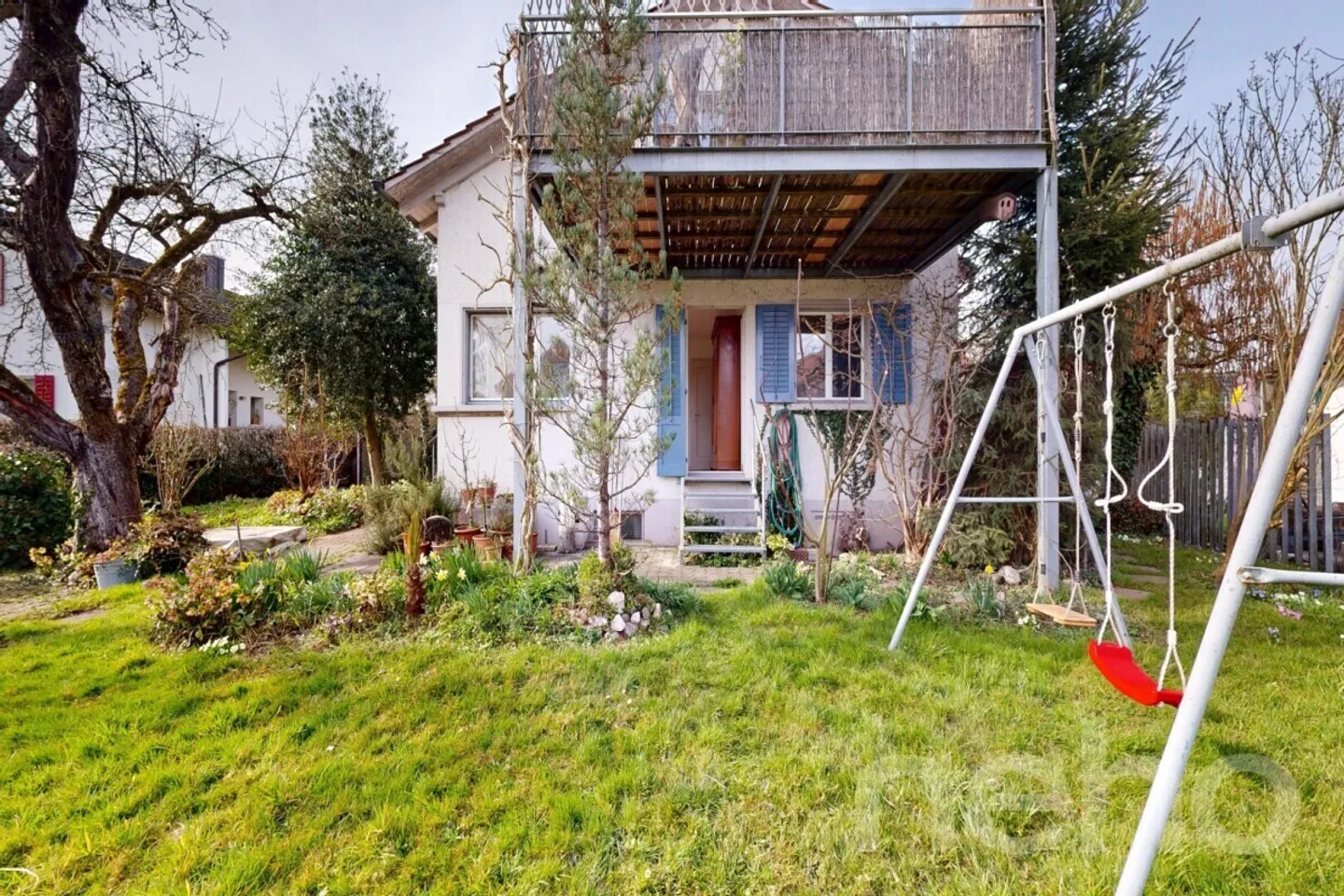 Affascinante casa di 7,5 stanze su grande terreno con molto potenziale - Foto 12 di 12