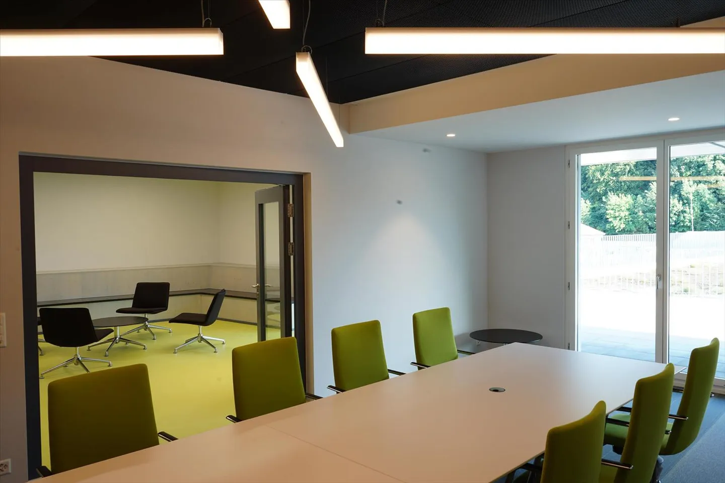 More space for your ideas - Modern office with a view - Photo 5 of 9