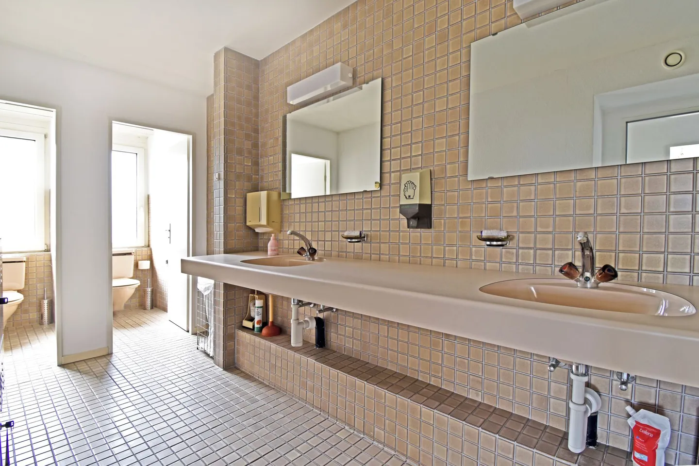 Helle und attraktive Büroräume für Ihr neues Geschäftsdomizil - Photo 10 sur 12