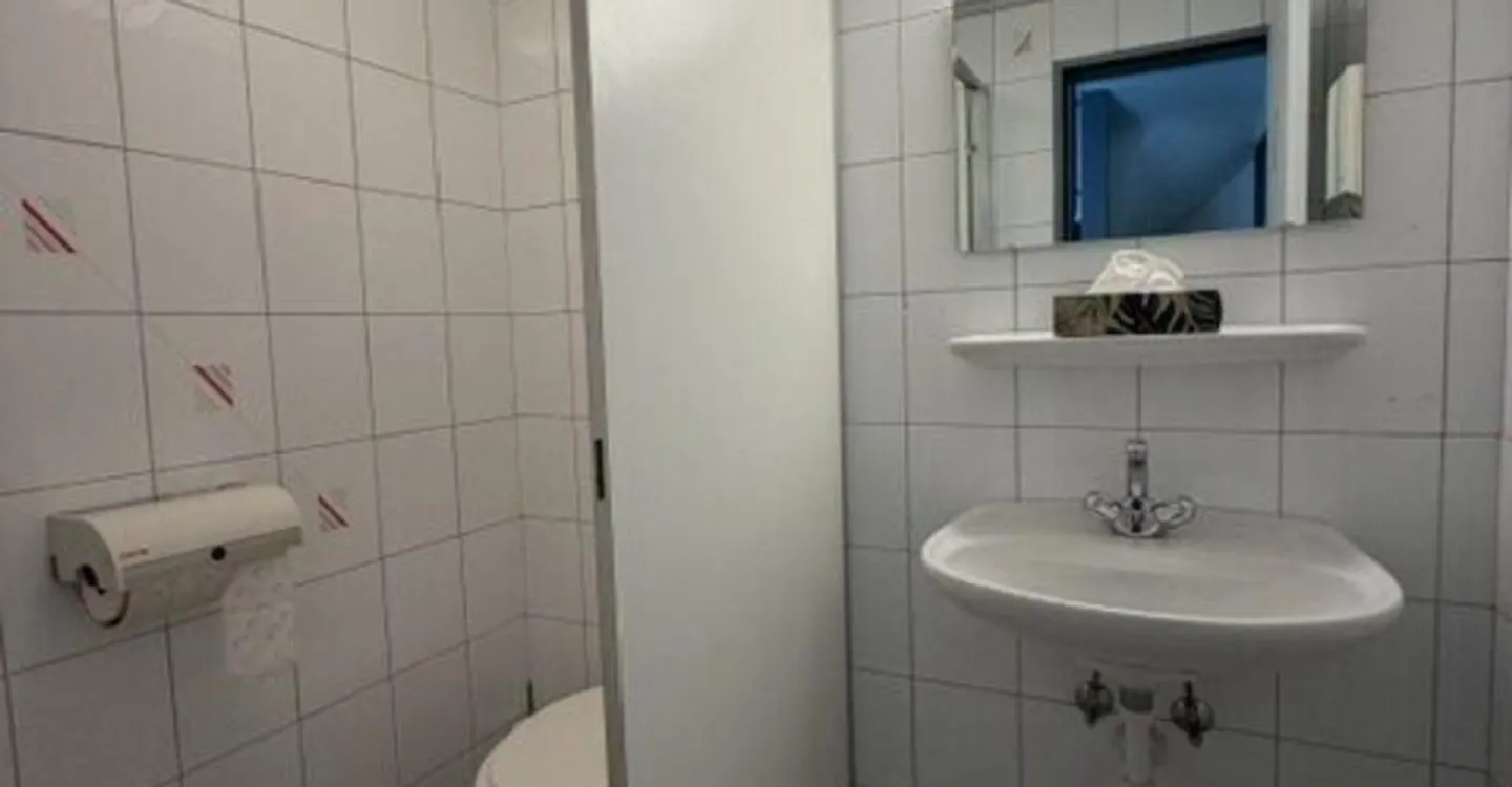 Commercial space of ~80 m² on the ground floor for sale in Bassecourt - Photo 7 of 10